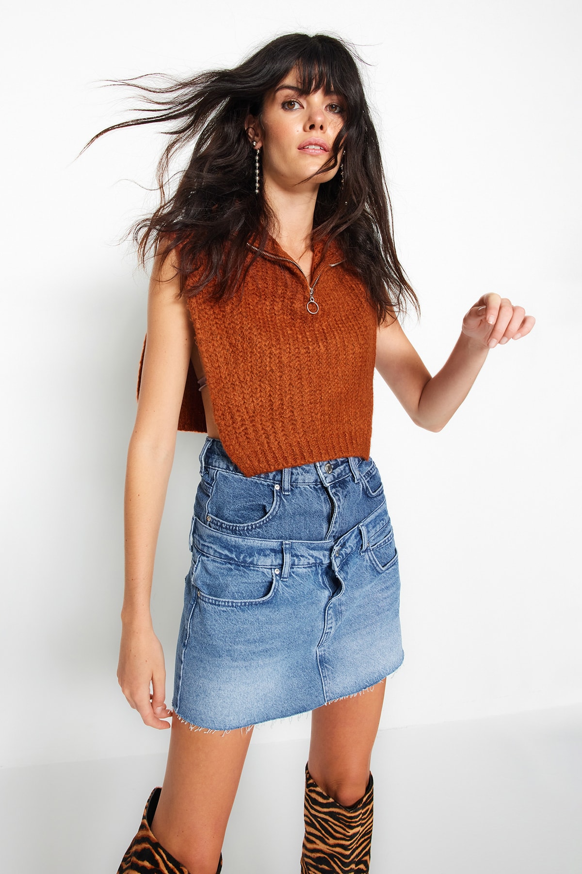 Trendyol Sweater Vest - Brown - Regular fit