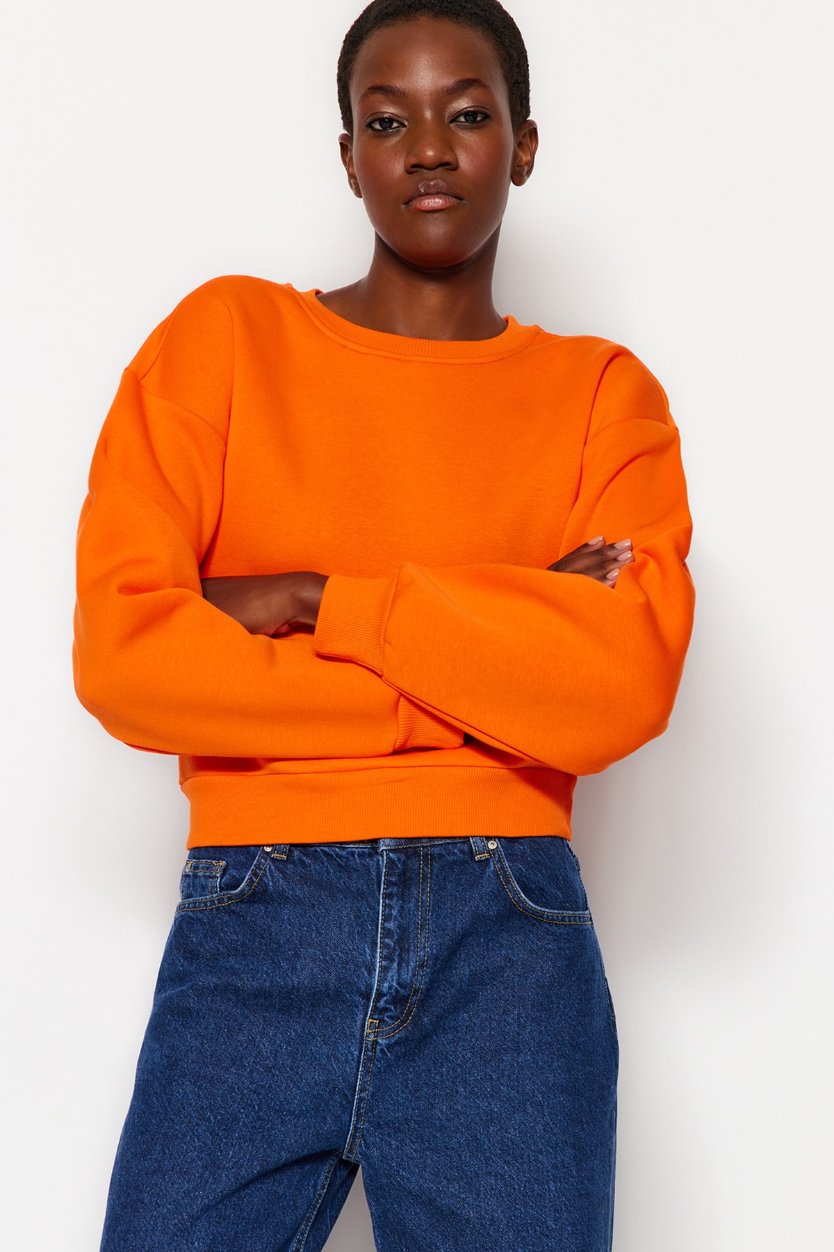 Levně Trendyol Orange Comfort Fit Crop Basic Crew Neck Thick Fleece Knitted Sweatshirt