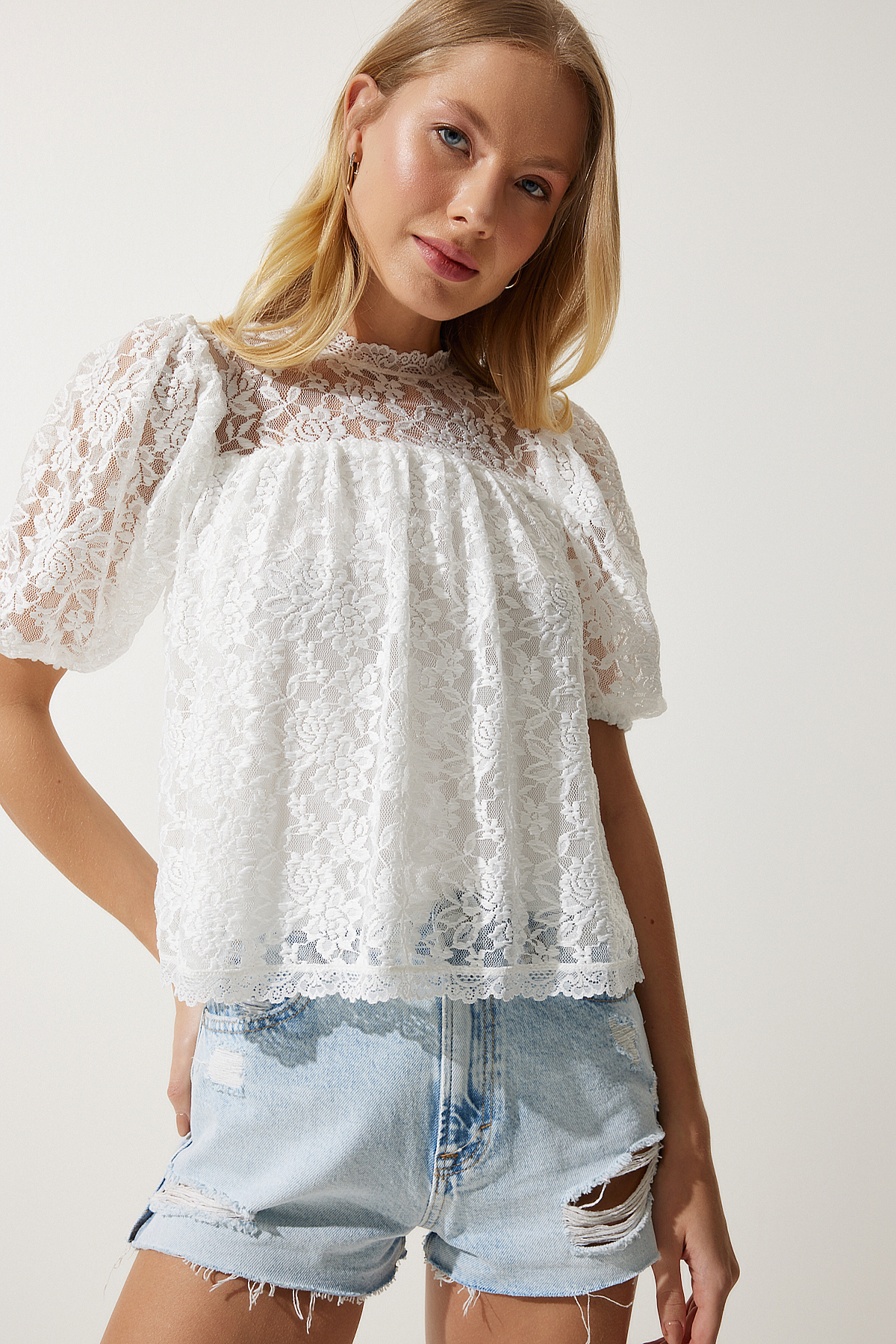 Levně Happiness İstanbul Women's White Lace Knitted Blouse