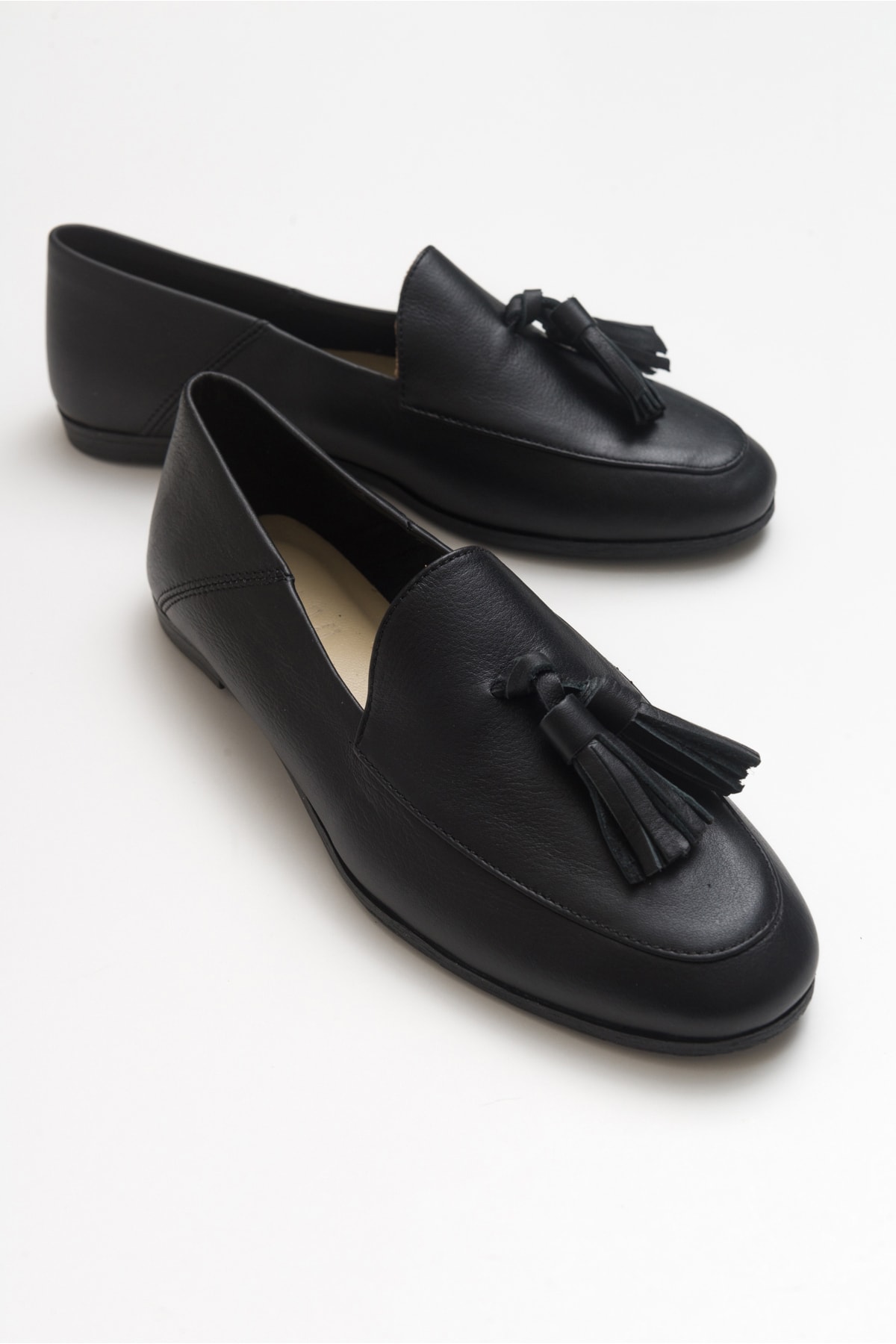 Levně LuviShoes F04 Black Skin Leather Shoes