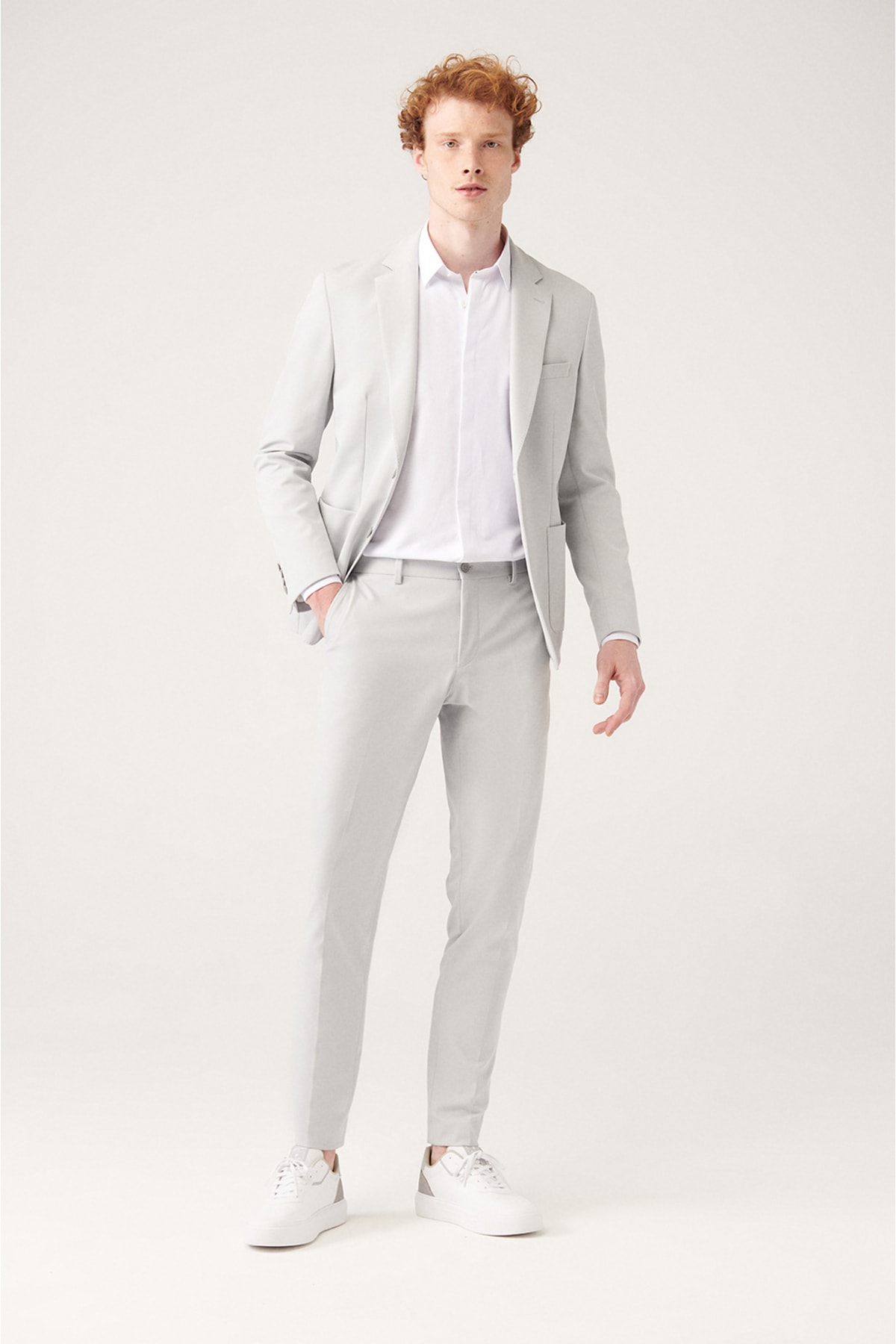 Avva Men's Gray Bi-stretch Slim Fit Slim Fit Chino Pants with Side Pockets