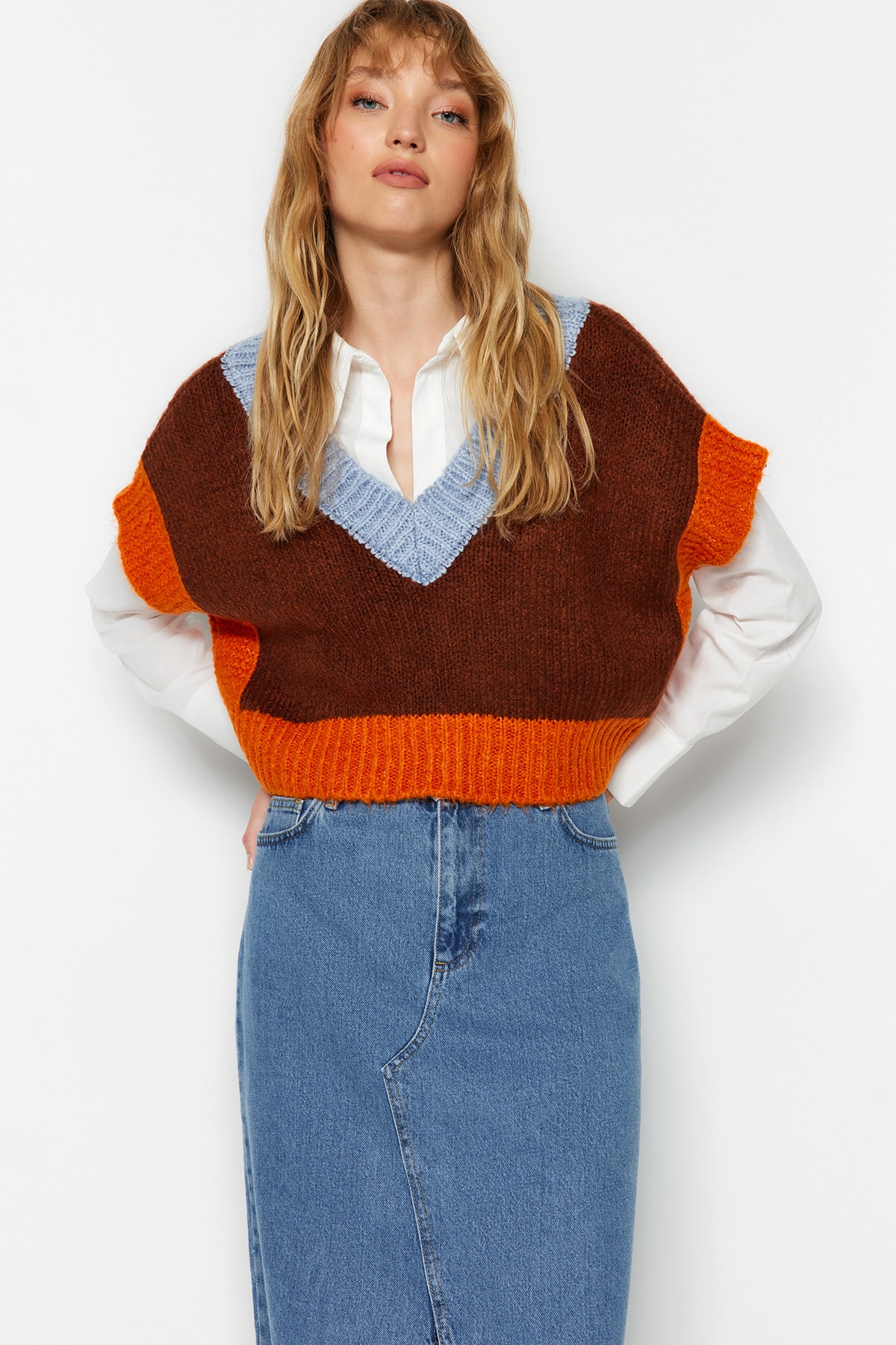 Trendyol Sweater Vest - Brown - Regular fit