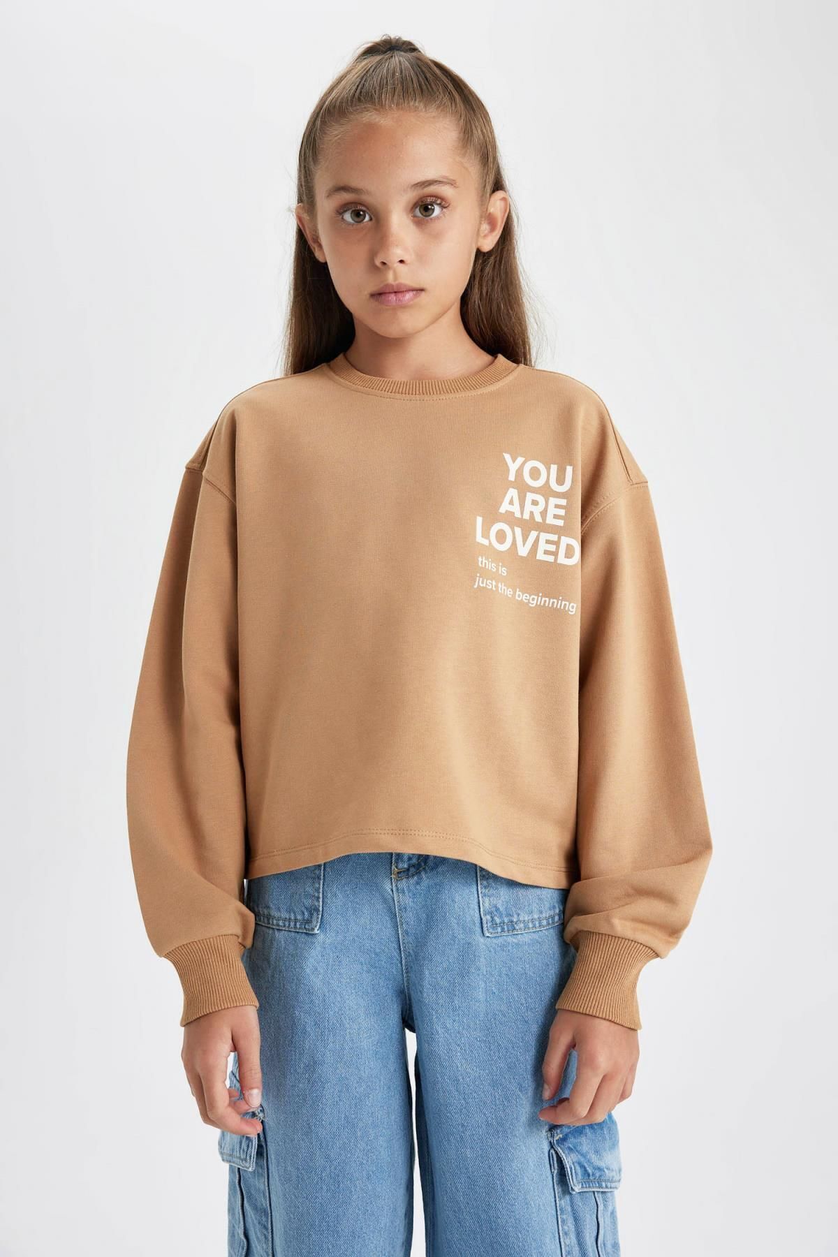 DEFACTO Girl's Regular Fit Crew Neck Sweatshirt