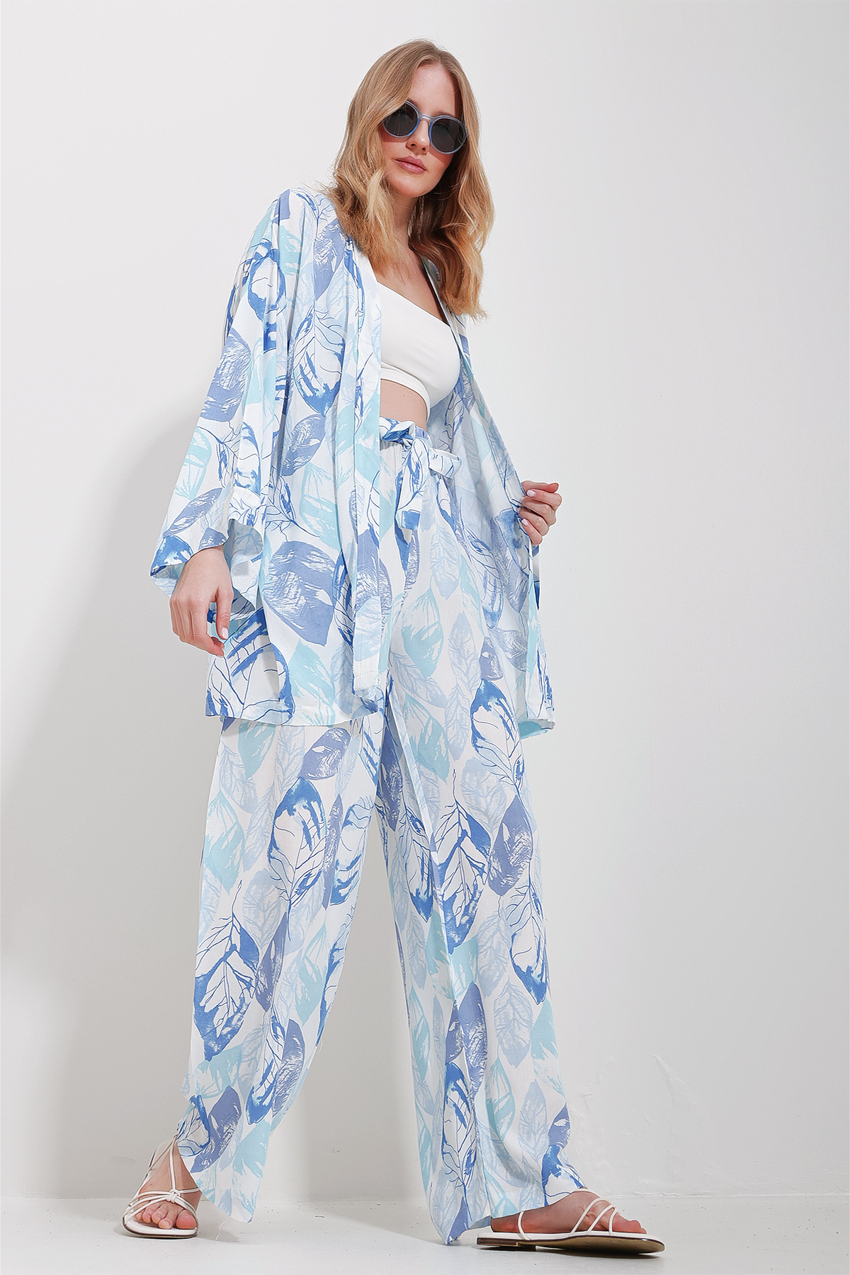 Levně Trend Alaçatı Stili Women's Blue Kimono Jacket And Palazzo Pants Suit