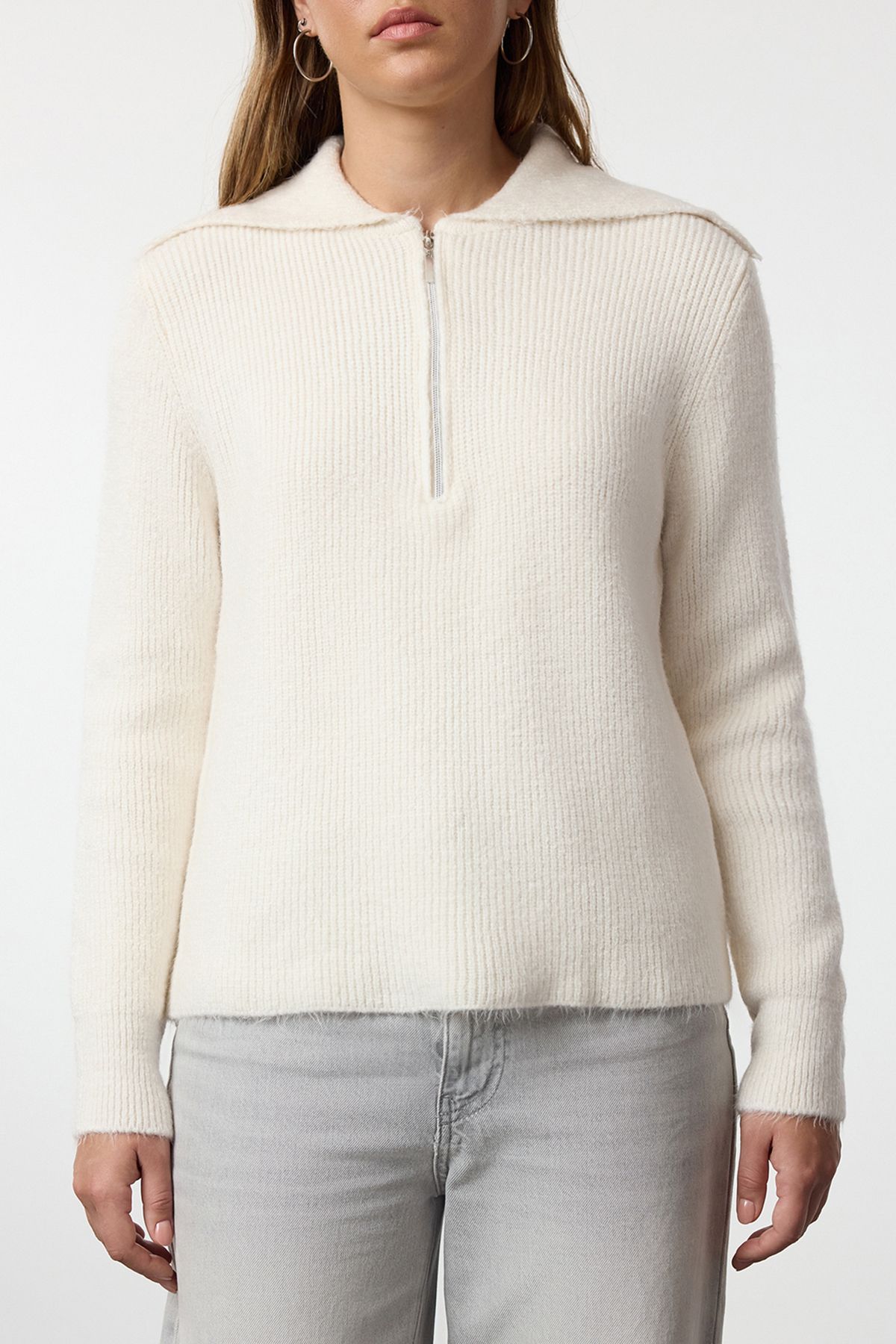 Trendyol Ecru Wool Wide Pattern Turn-down Collar Zippered Knitwear Sweater