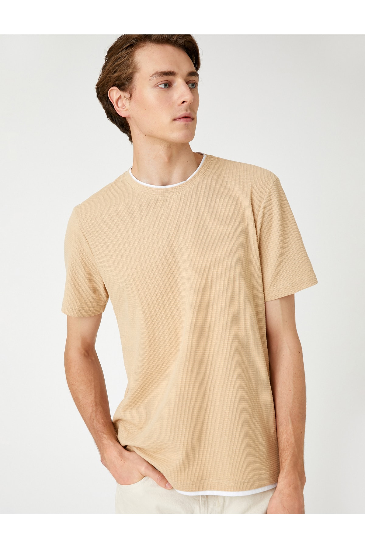 Koton Basic tkané tričko s krátkym rukávom s výstrihom posádky, Slim Fit.