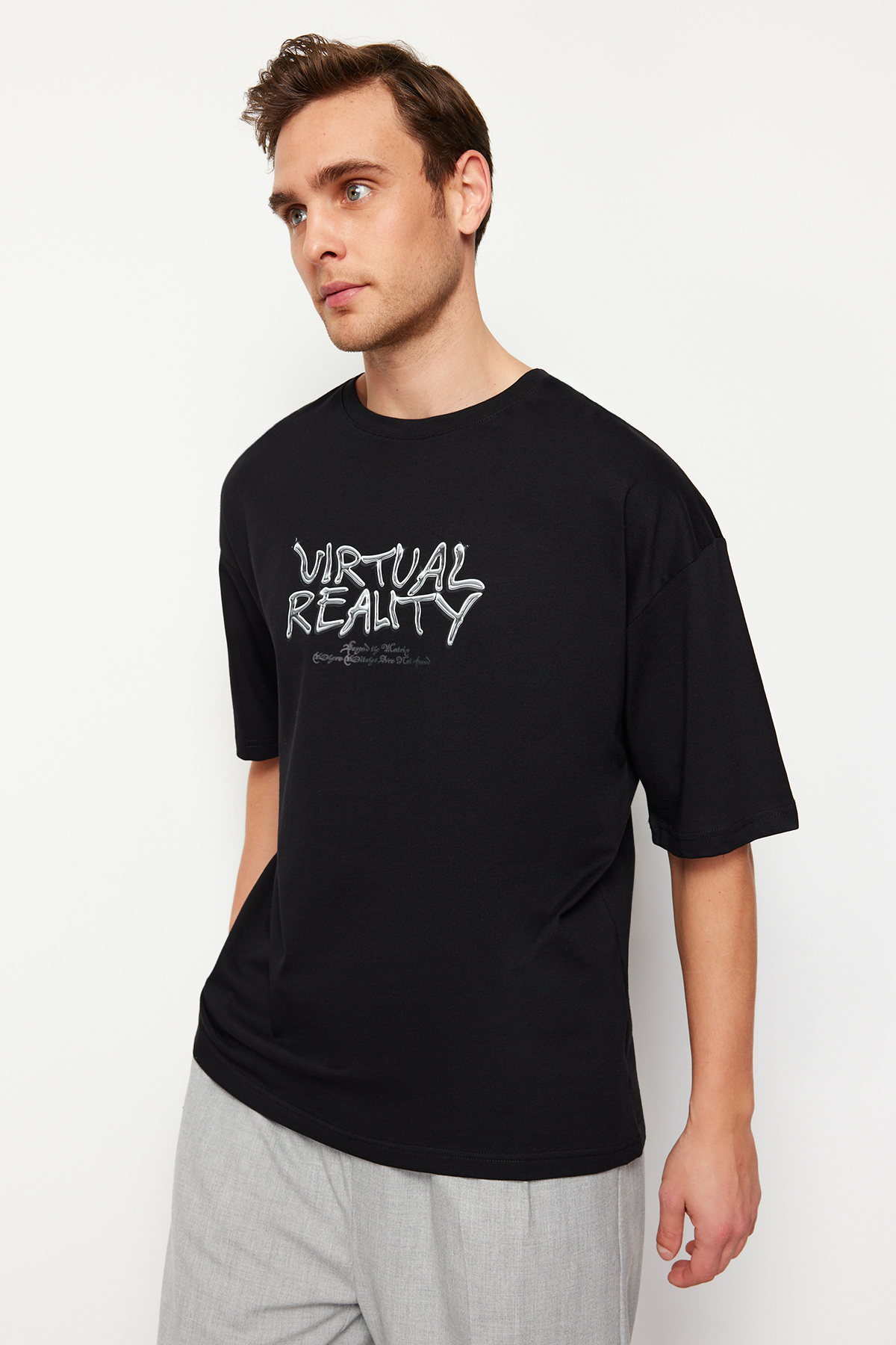 Levně Trendyol Black Oversize/Wide Cut Short Sleeve T-shirt
