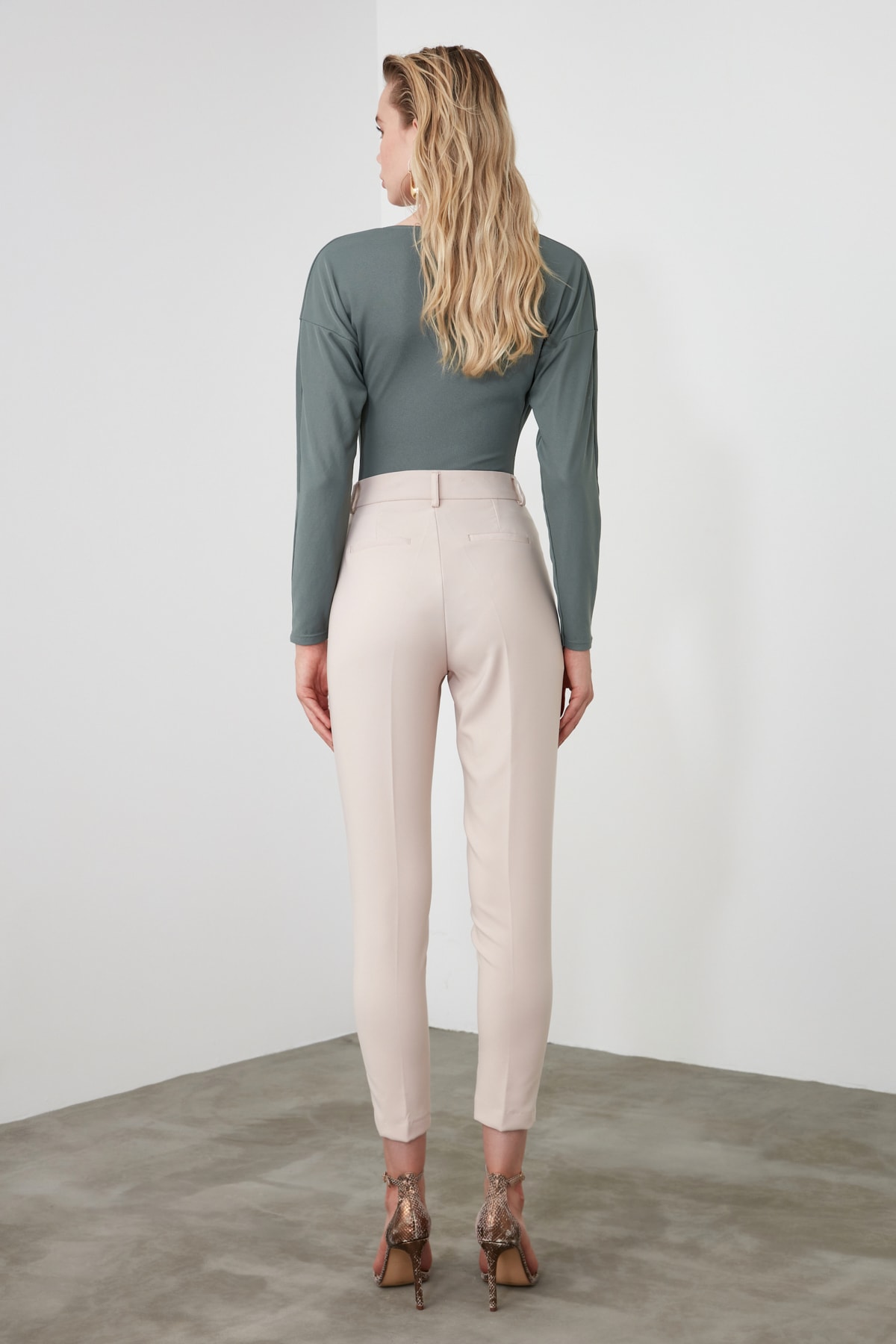 Pantaloni dama, Trendyol Basic