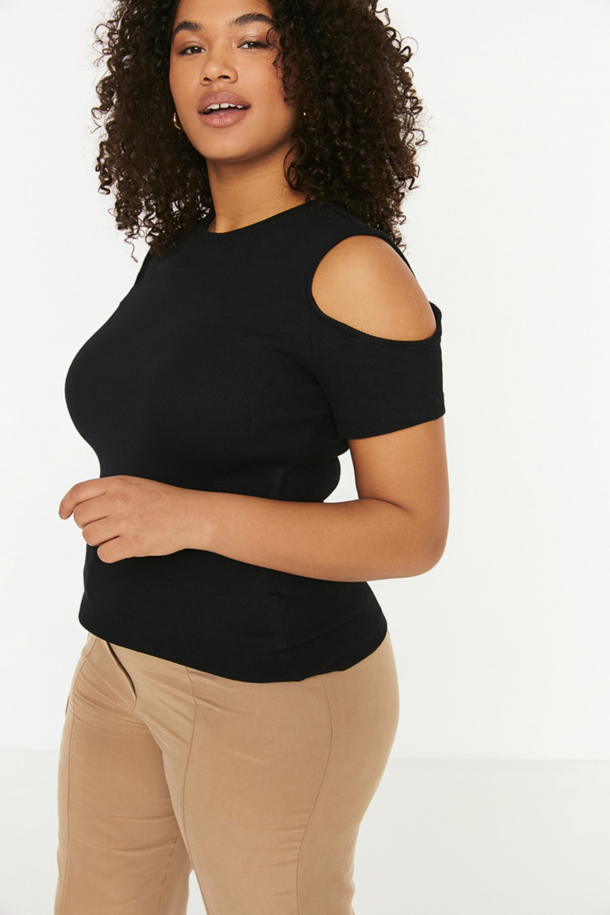 Trendyol Curve Black Knitted Cut-Out Detailed Knitted Blouse