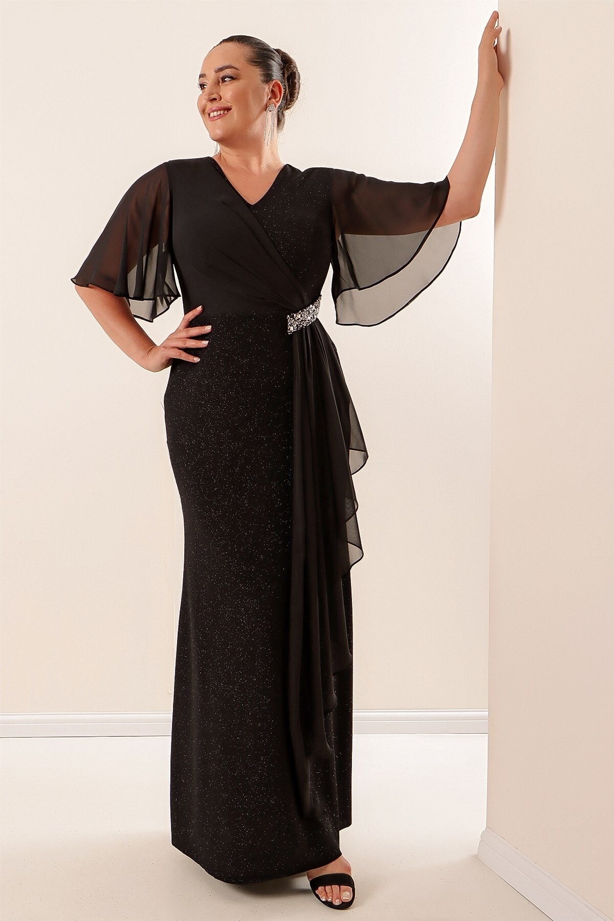 Levně By Saygı Plus Size Glittery Long Dress with Chiffon Sleeves and Stone Accessory Lined Wide Sizes Saks.