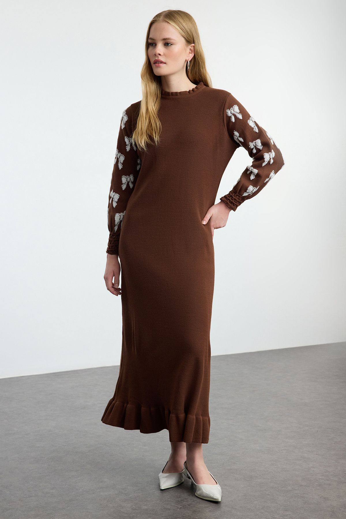 Trendyol Brown Sleeve Embossed Patterned Knitwear Dress