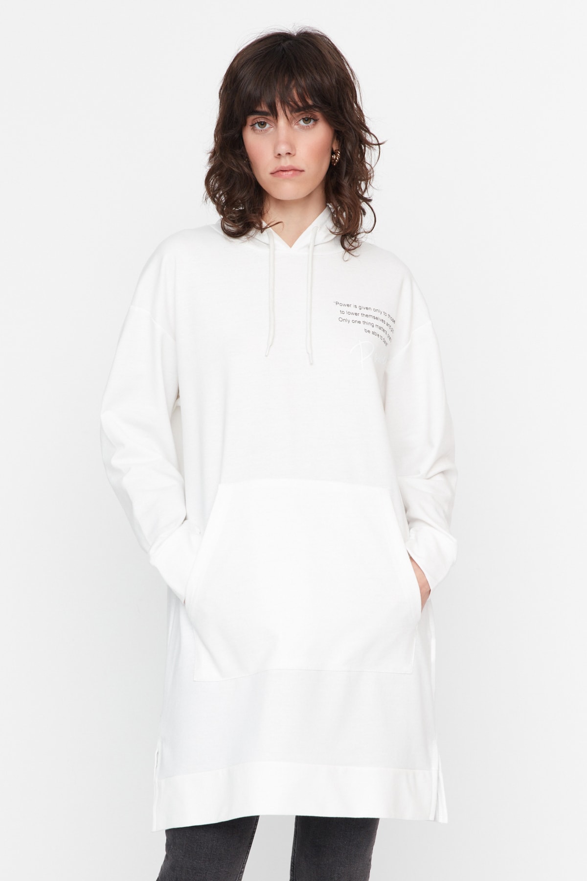 Levně Trendyol White Knitted Sweatshirt with Lettering on the Front