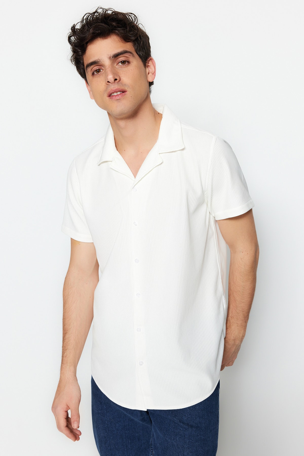 Levně Trendyol White Regular Fit Wide Collar Summer Shirt