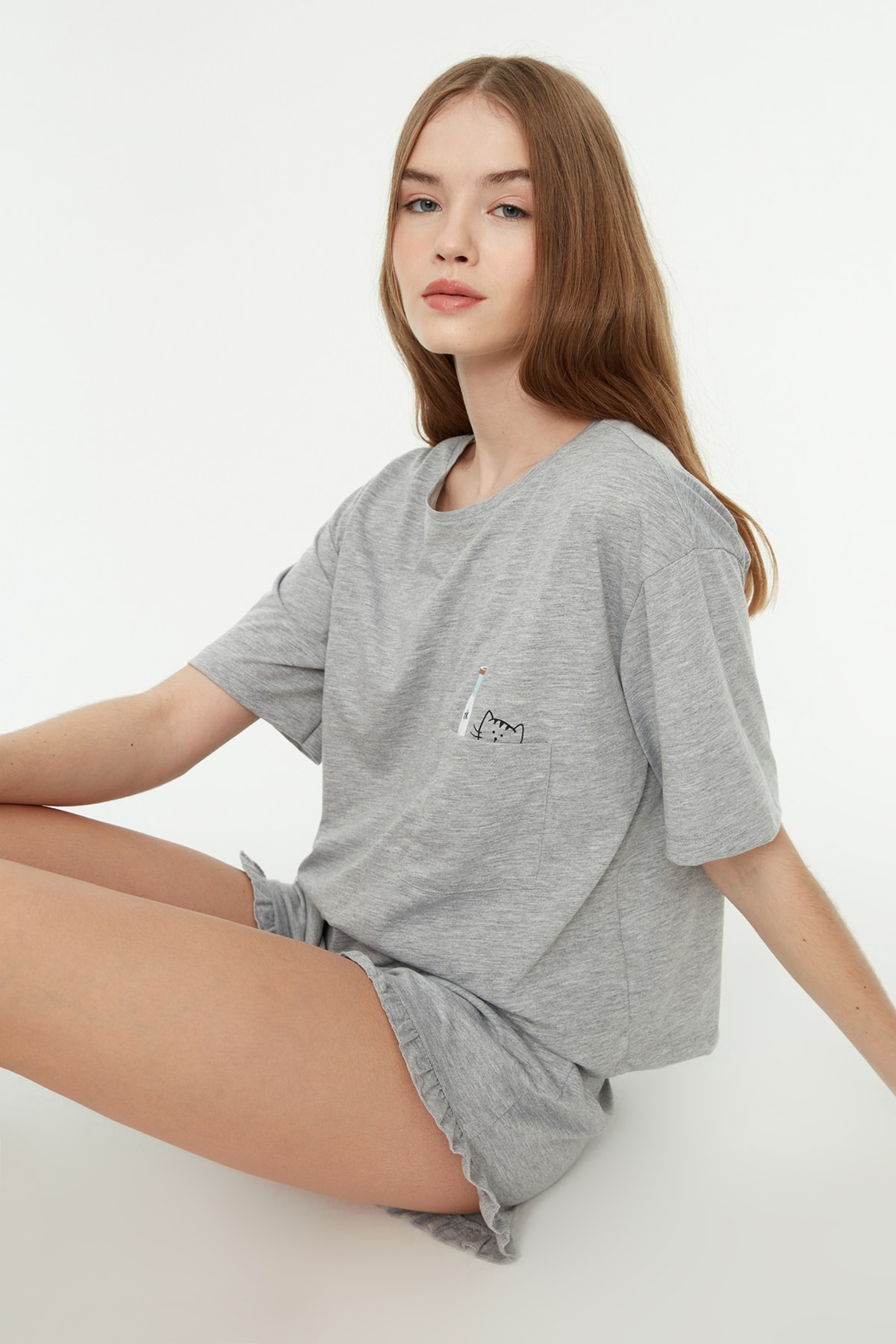 Levně Trendyol Gray Cotton Printed T-shirt-Shorts Knitted Pajamas Set