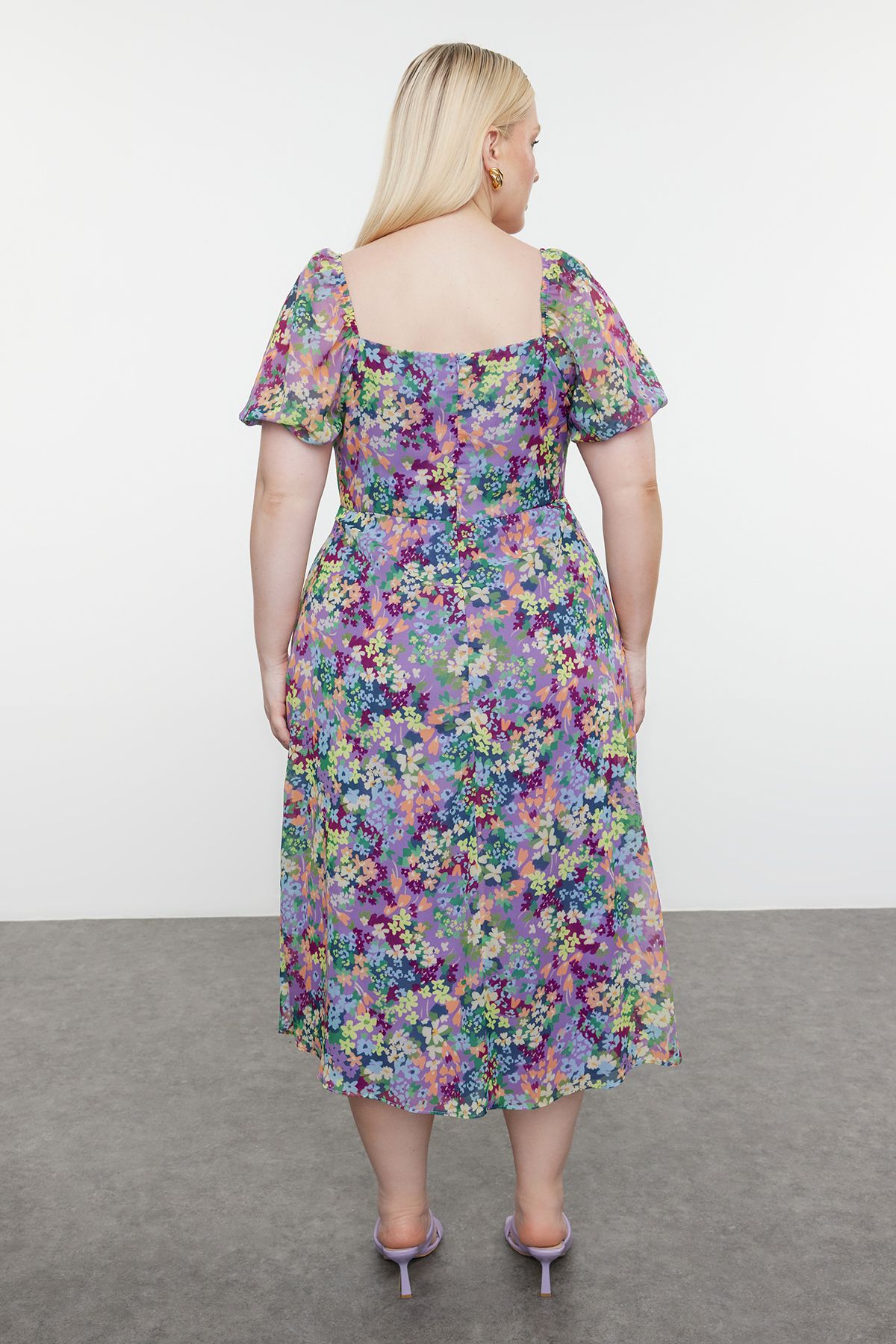 Trendyol Curve Pink Lined Chiffon Floral Square Neck Balloon Sleeve Woven Plus Size Dress