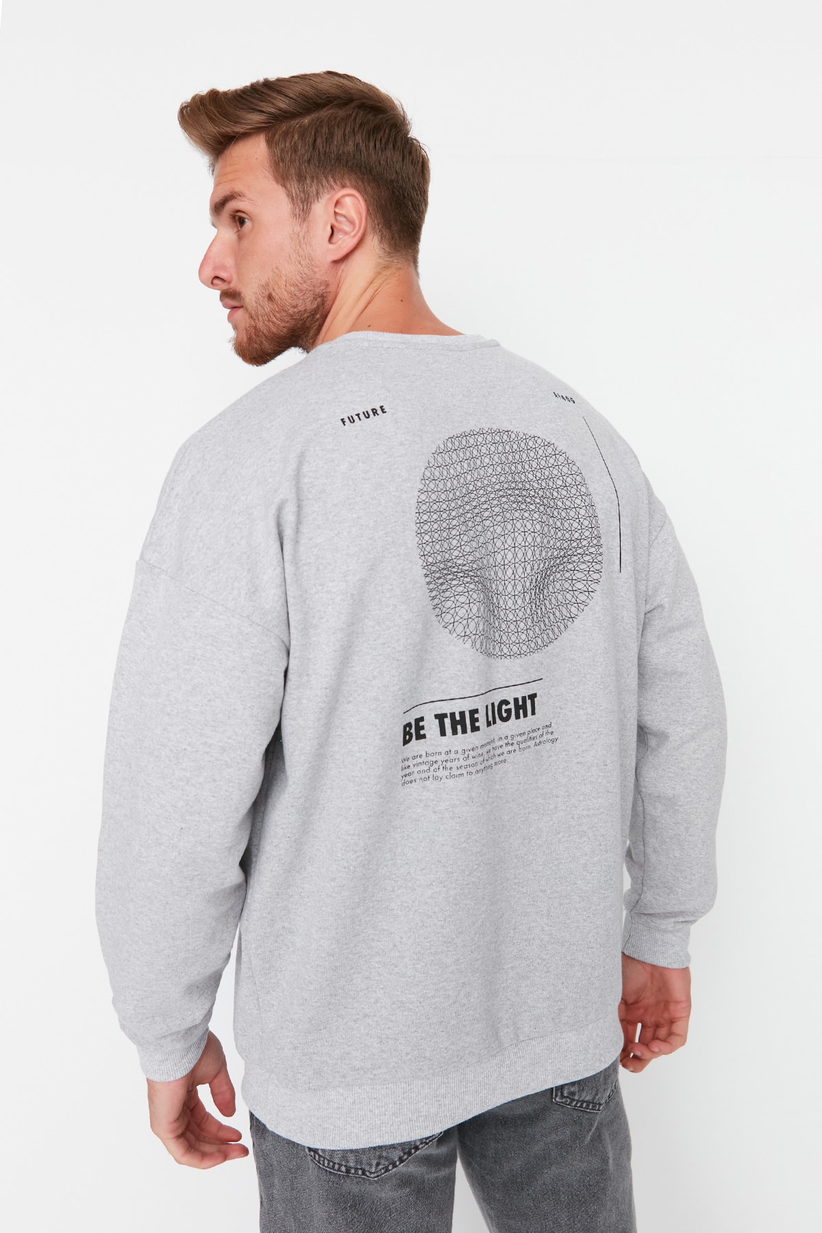 Trendyol Men's Gray Oversized/Wide-Fit Crew Neck Long Sleeve Fleece Mystical Print Sweatshirt.