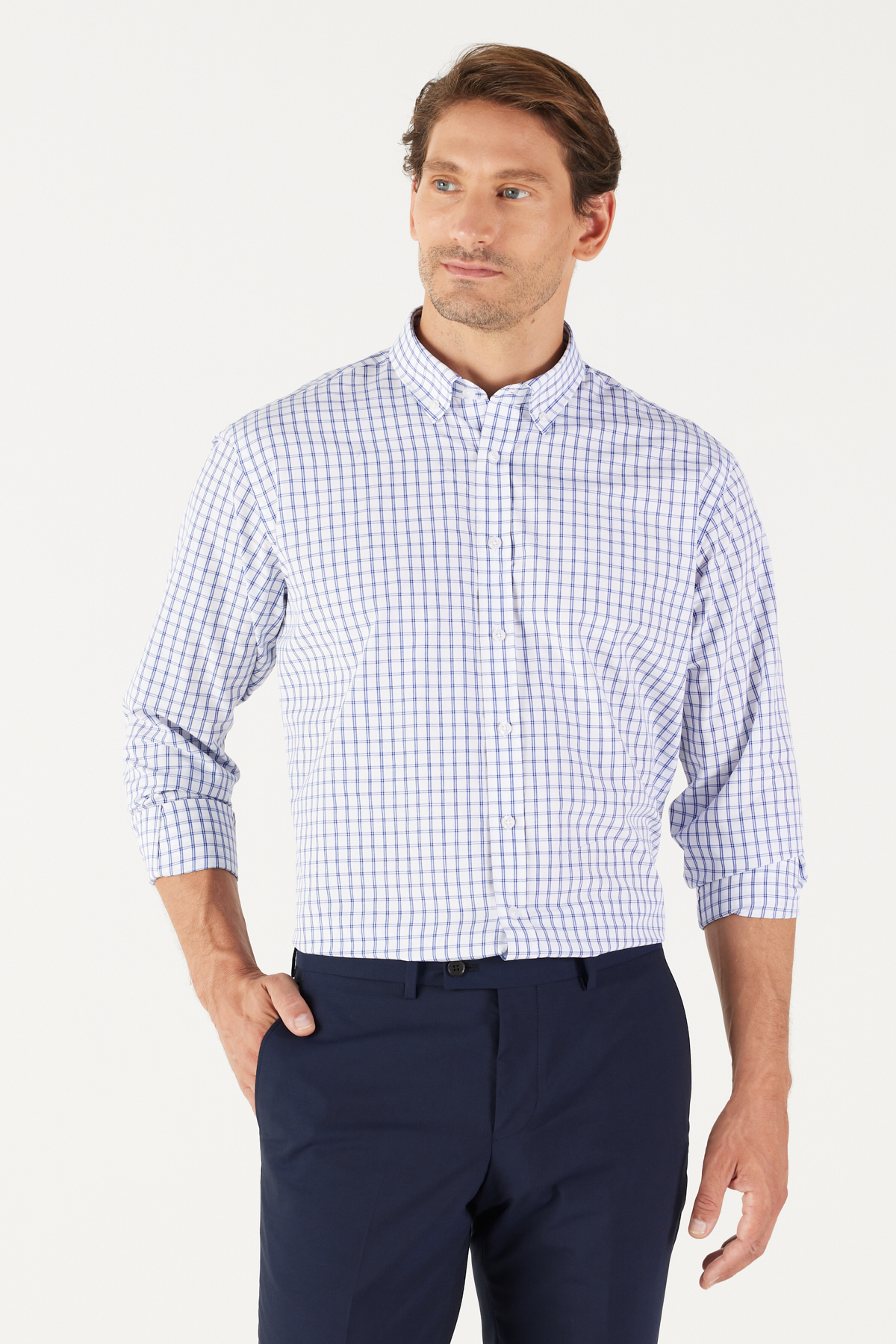 AC&Co / Altınyıldız Classics Men's White-Navy Blue Comfort Fit Comfy Cut Buttoned Collar Cotton Check Shirt.