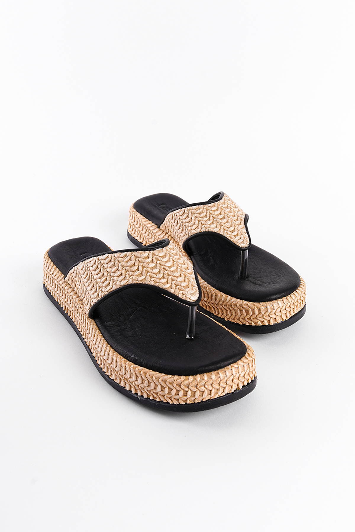 Capone Outfitters Straw Leather Flip Flops Women's Slippers
