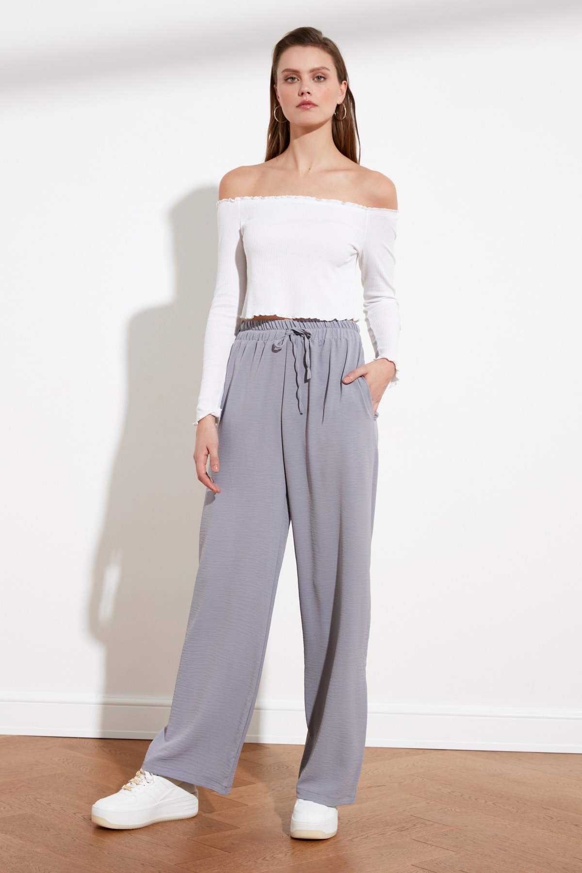 Pantaloni dama, Trendyol Wide leg