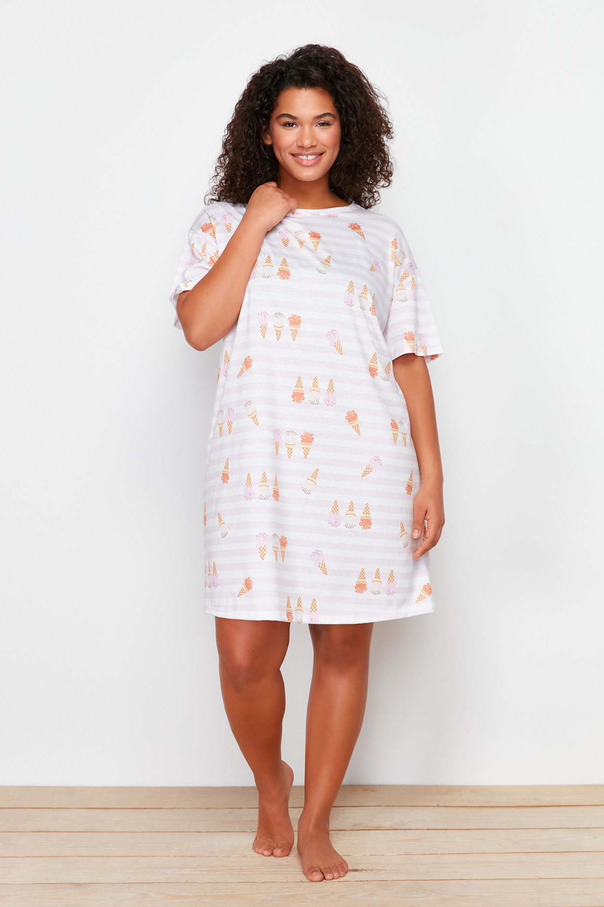 Trendyol Curve Pink Printed Mini Knitted Nightgown