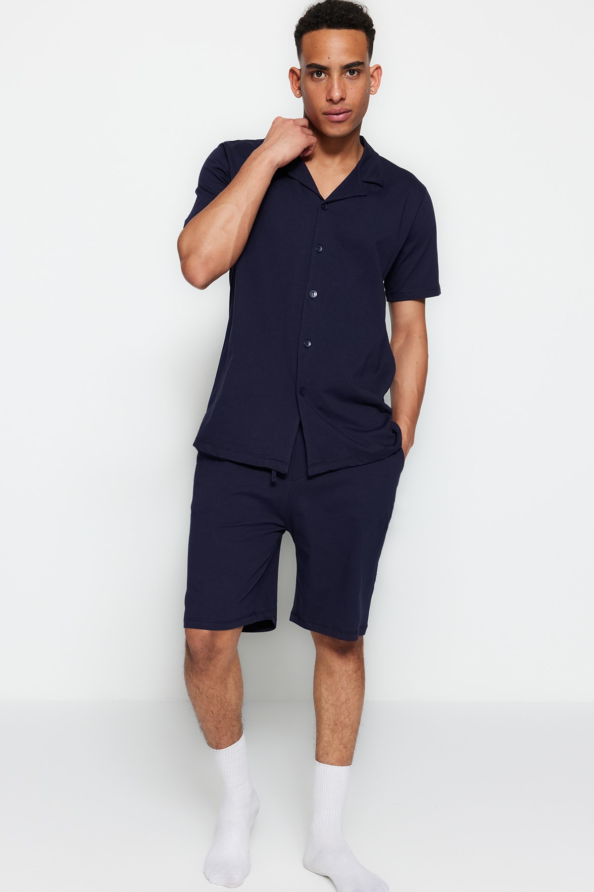 Levně Trendyol Navy Blue Unisex Regular Fit Wide Collar Shorts Pajamas Set