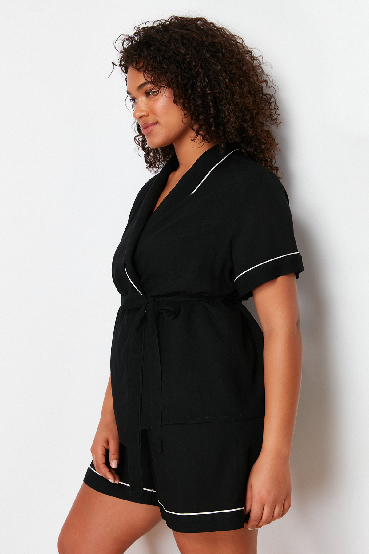 Trendyol Curve Black Tie and Piping Detailed Woven Pajamas Set