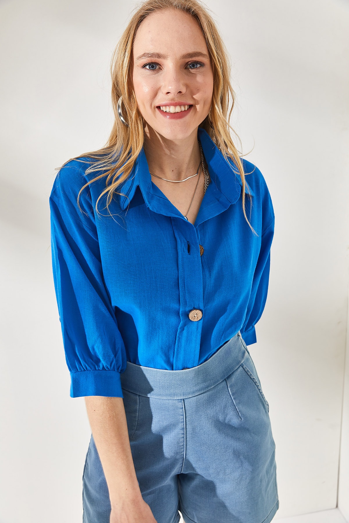 Olalook Women's Flame Blue Wooden Button Three Quarter Sleeve Linen Shirt