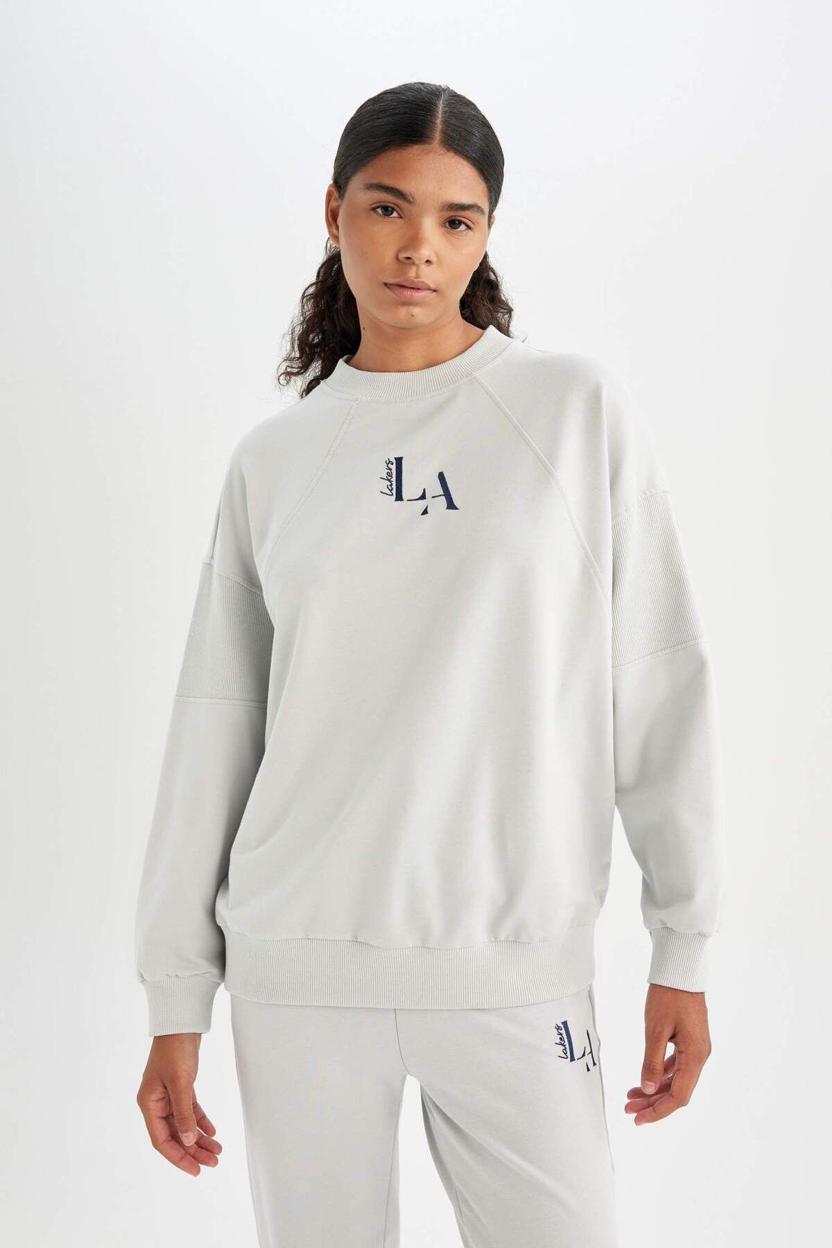 DEFACTO Fit Nba Los Angeles Lakers Oversize Fit Crew Neck Sweatshirt