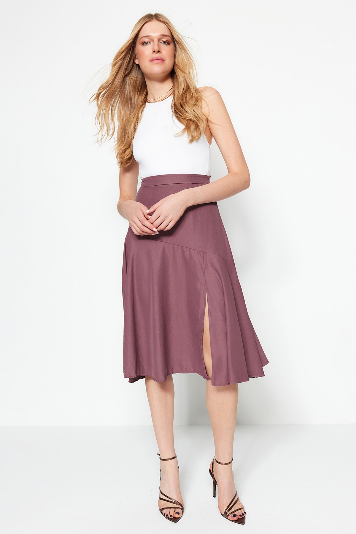 Levně Trendyol Plum Midi Woven Skirt with a Slit Detailed