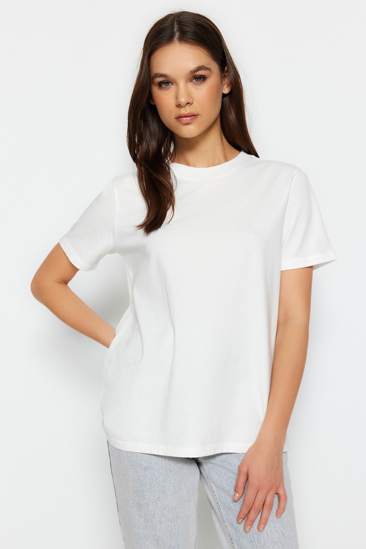Levně Trendyol Ecru 100% Cotton Premium Basic Crew Neck Knitted T-Shirt