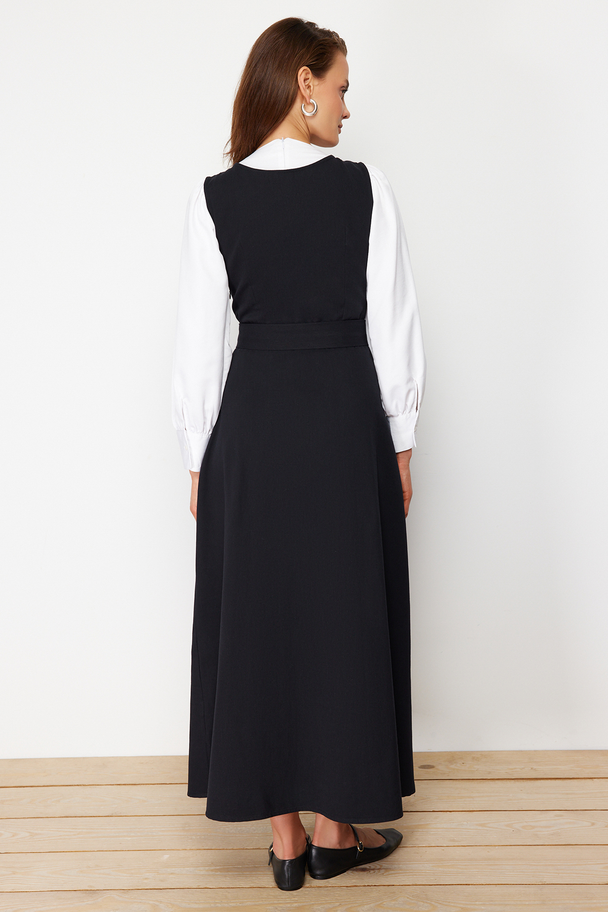 Trendyol Black Gabardine Sash Detailed Sleeveless Woven Gilet Dress