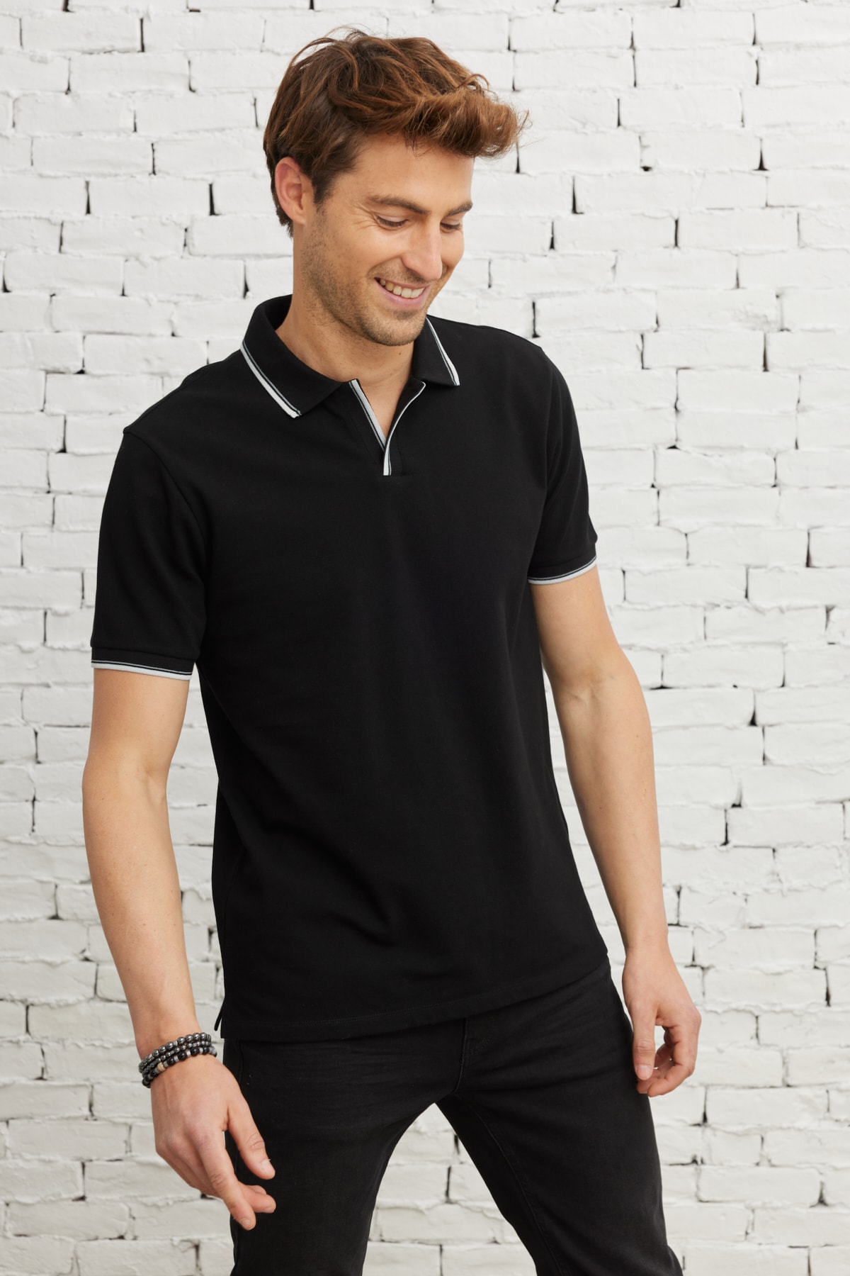 Levně ALTINYILDIZ CLASSICS Men's Black Slim Fit Slim Fit Polo Neck 100% Cotton Short Sleeve T-Shirt