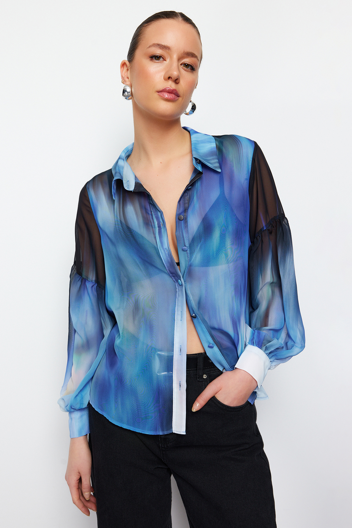 Levně Trendyol Blue Balloon Sleeve Patterned Chiffon Fabric Oversize Wide Fit Woven Shirt