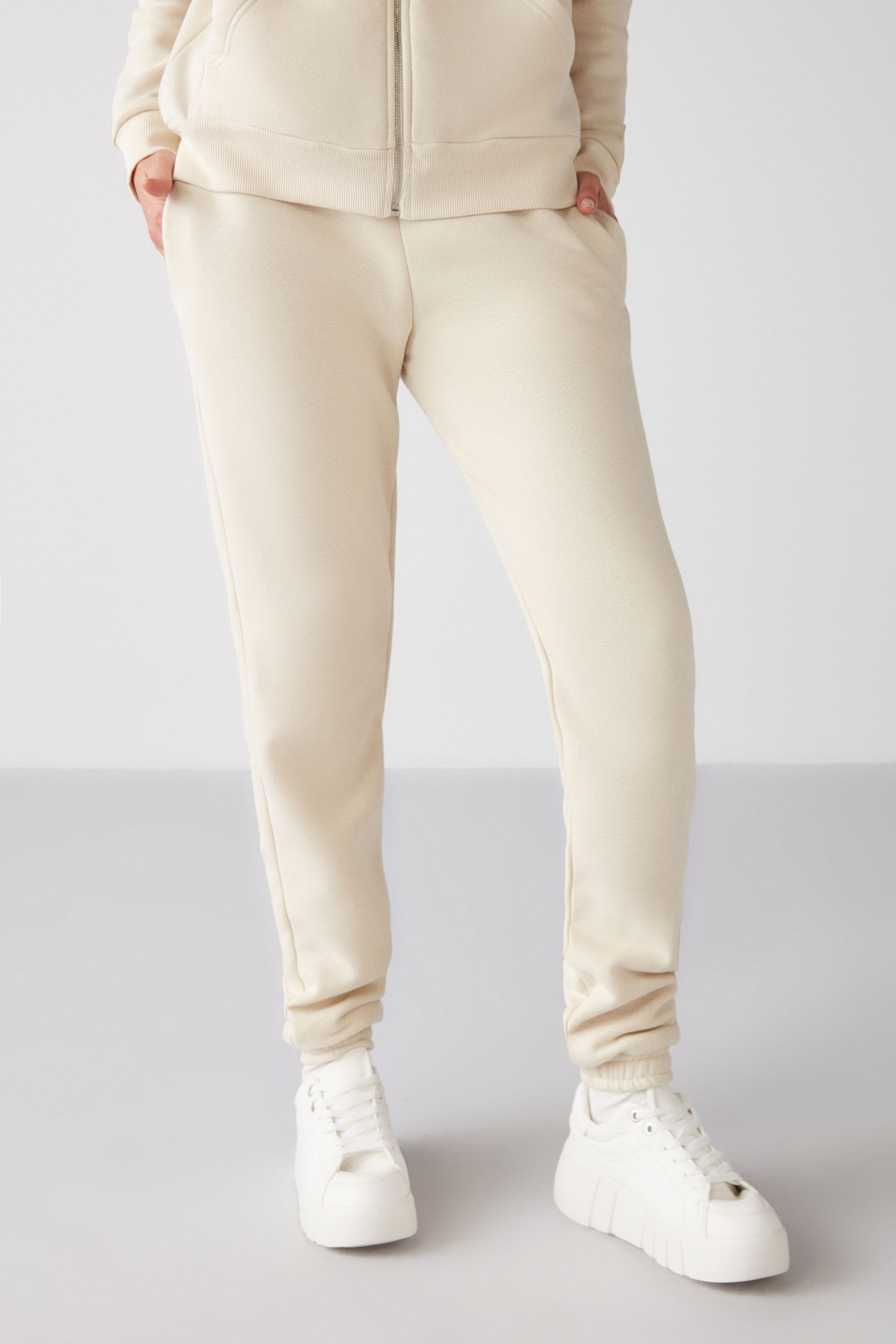 GRIMELANGE Maritza Women's Regular Fit Elastic Waist And Cuff Fleece Inner Vanilla Sweatpant