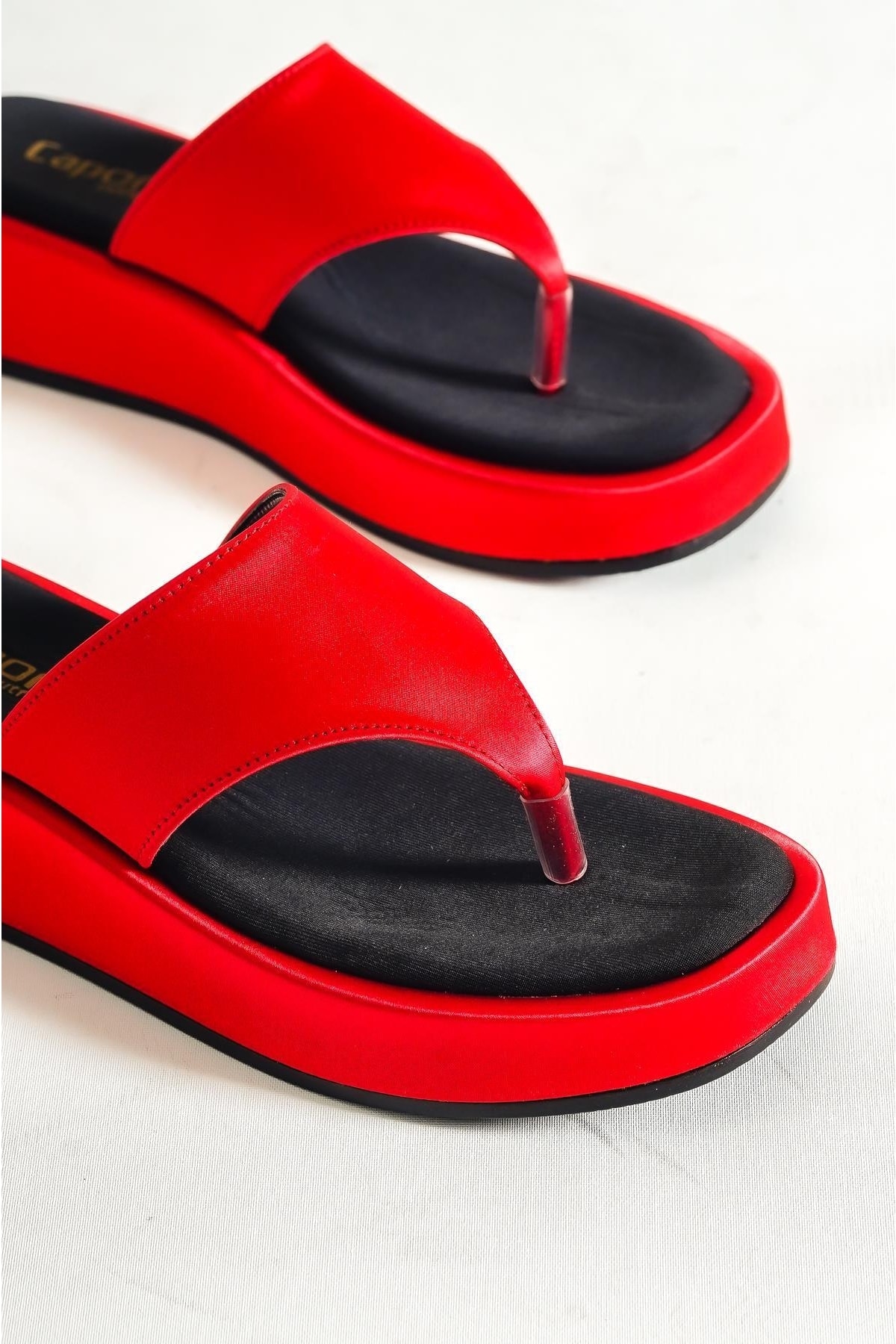 Capone Outfitters Capone Flat Heeled Flip-Flops Comfort Satin Women's Fashion Red Slippers.