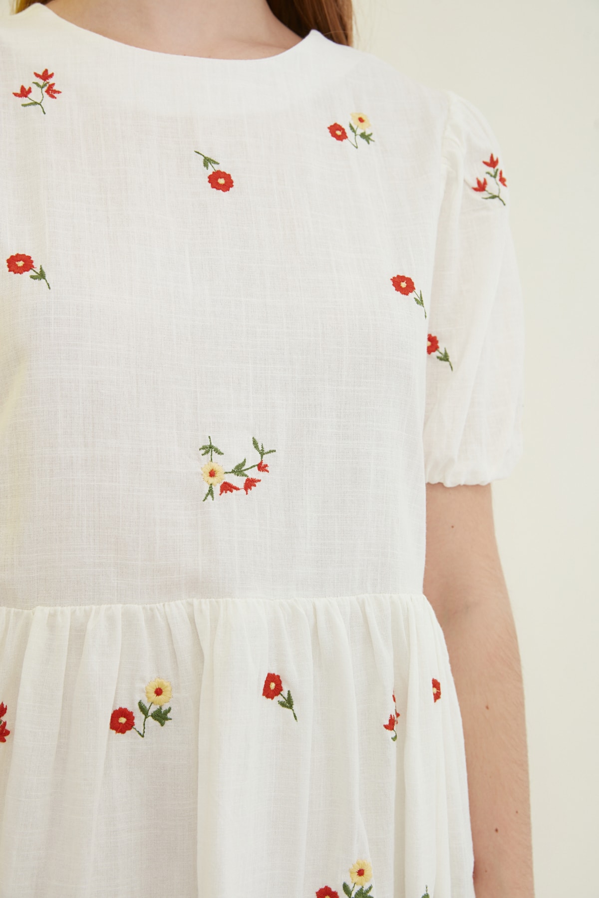 Trendyol Ecru brodate Rochie