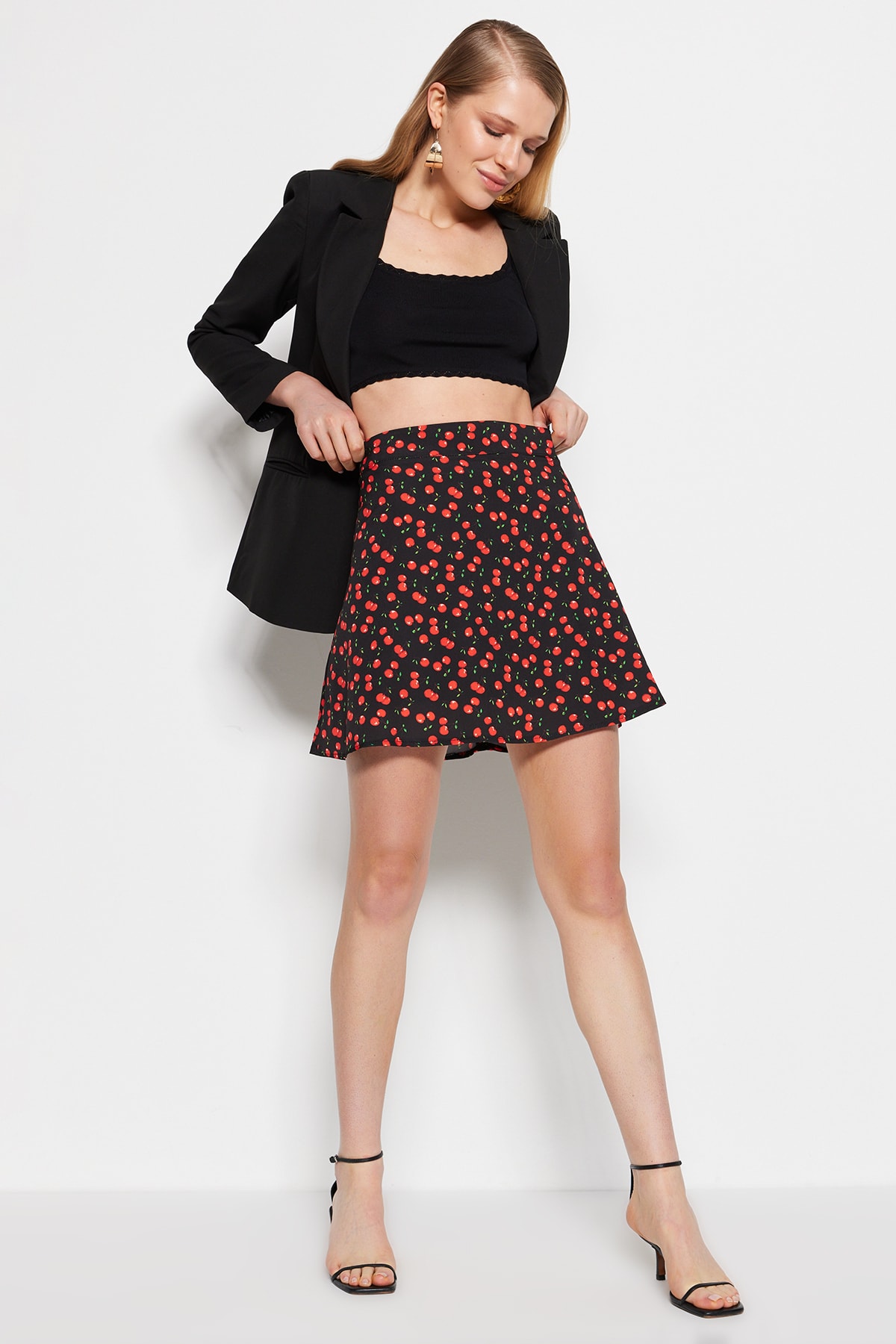 Levně Trendyol Black Mini Weave Cherry Pattern Skirt