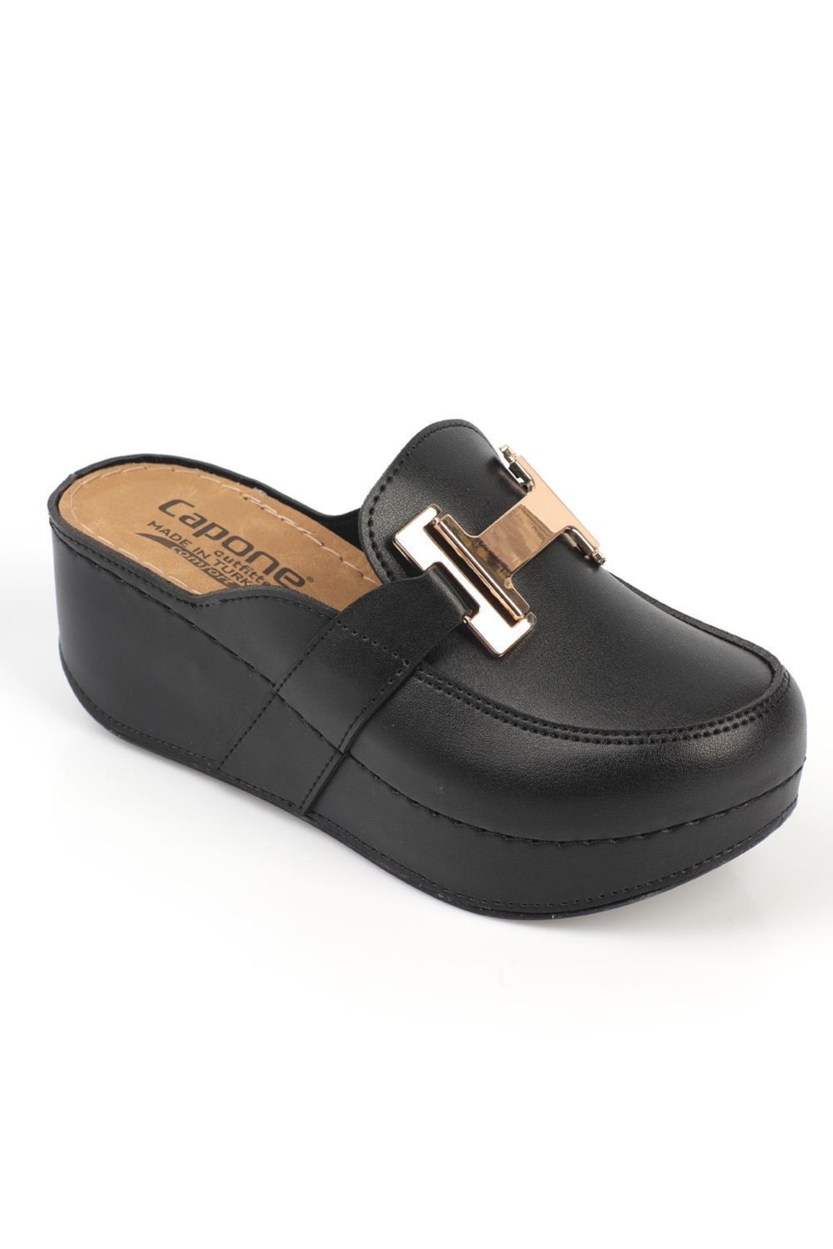 Slapi dama, Capone Outfitters