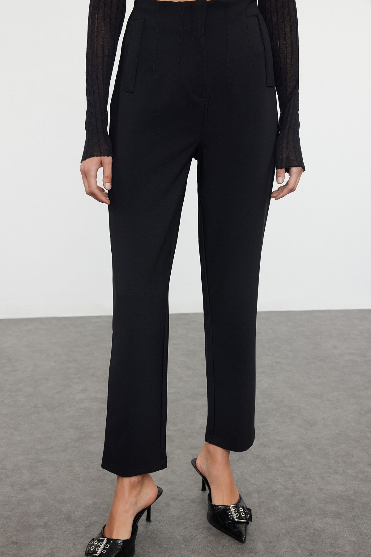 Pantaloni dama, Trendyol