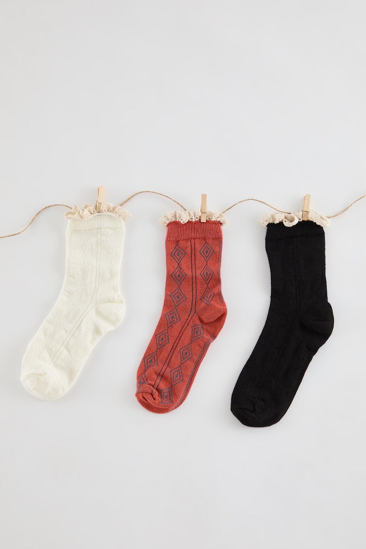 Trendyol Multicolored 3-Pack Jacquard Raw Lace Detailed Knitted Socks