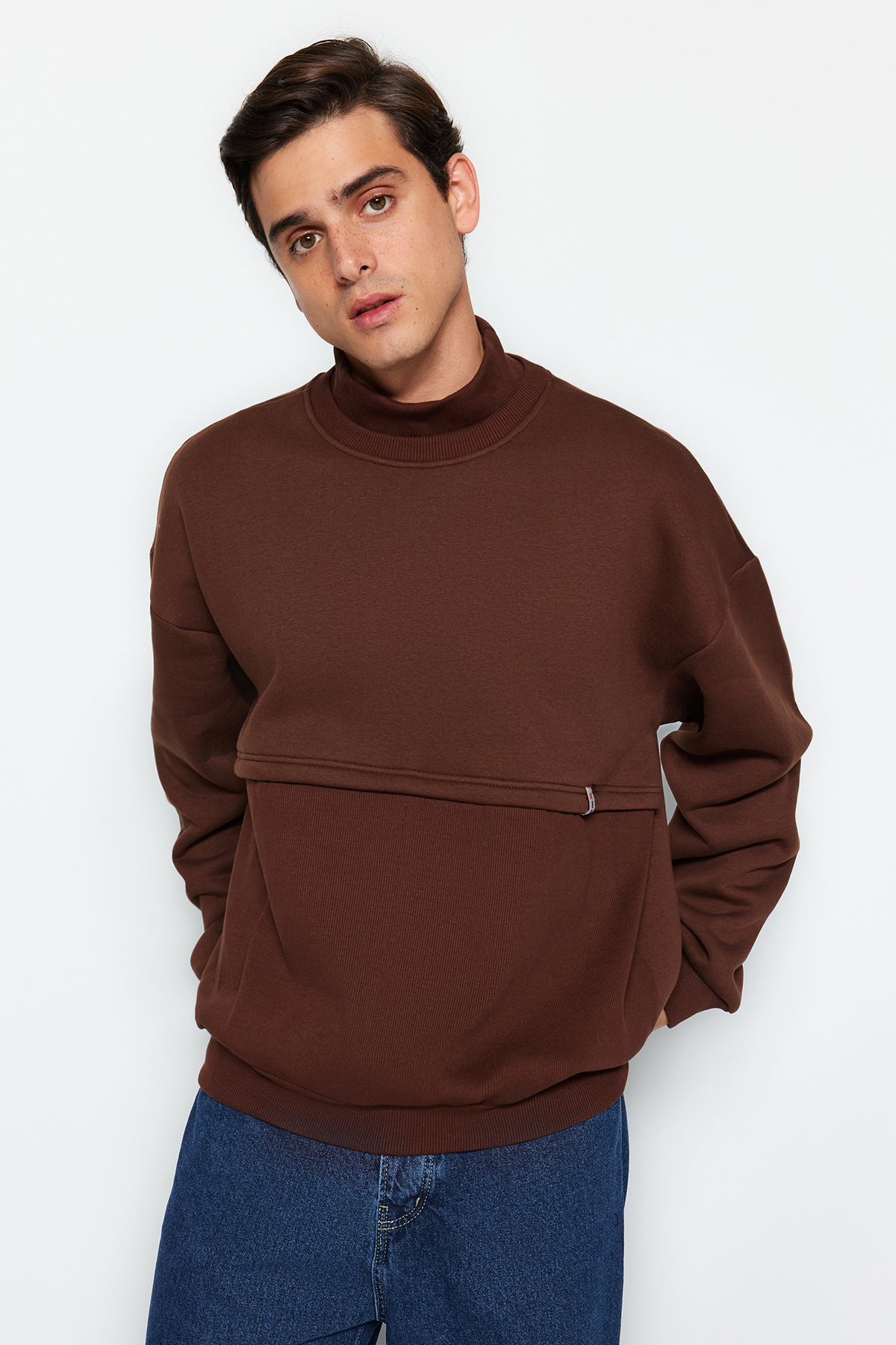 Levně Trendyol Limited Edition Brown Oversize/Wide Cut Thick Sweatshirt with Fleece Inside