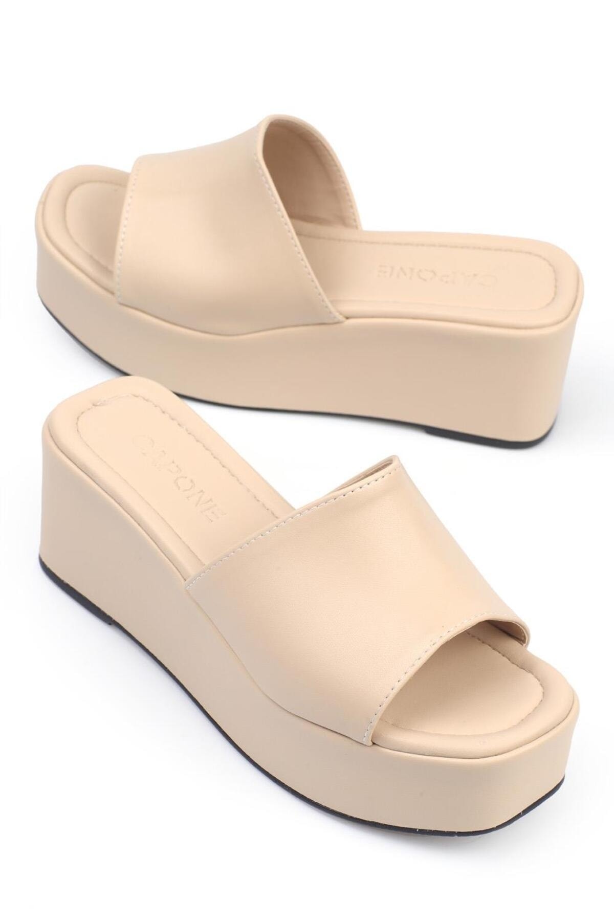Levně Capone Outfitters Capone Women's Beige Heels with Single Strap. Flatform Slippers.