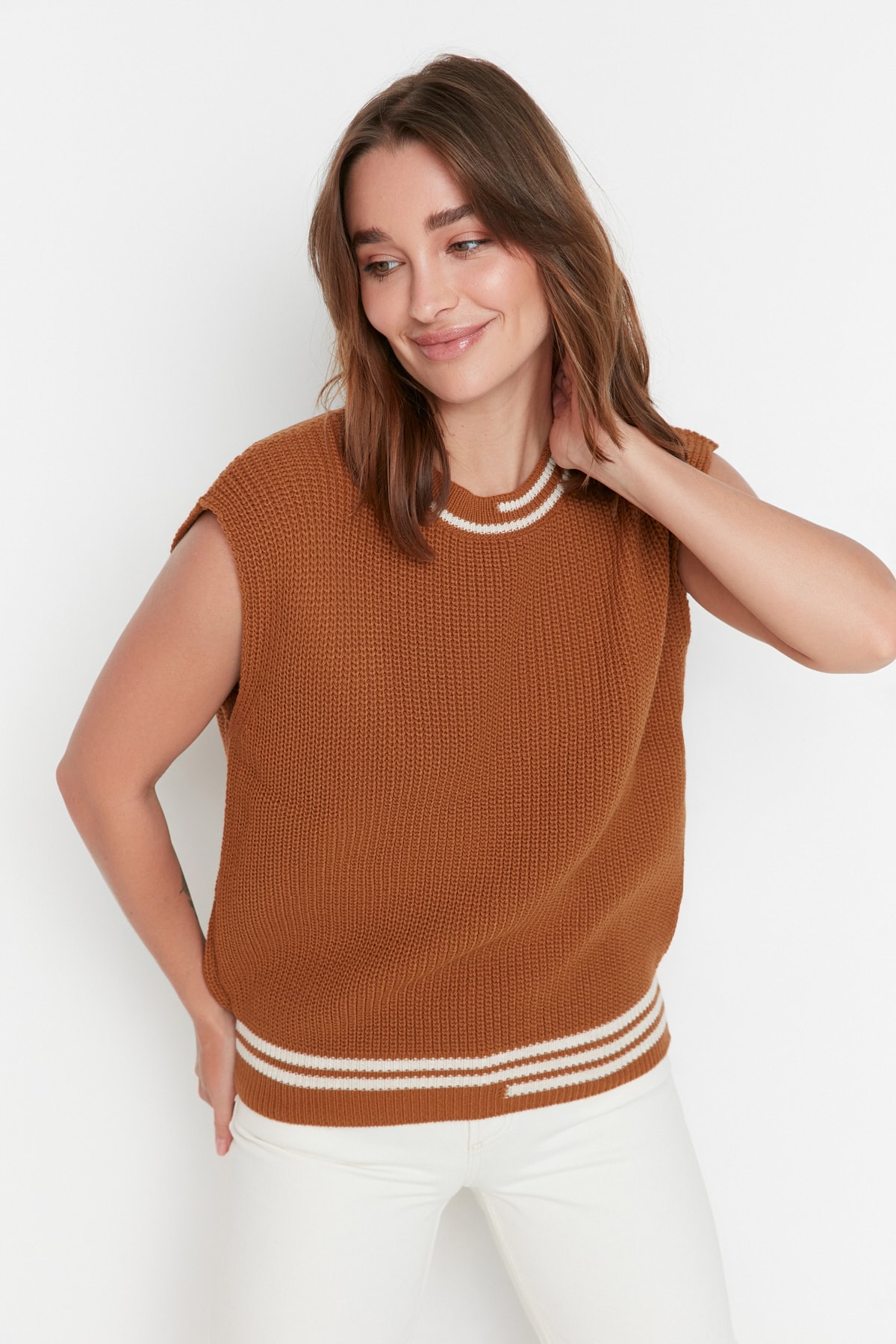 Trendyol Sweater Vest - Brown - Regular fit