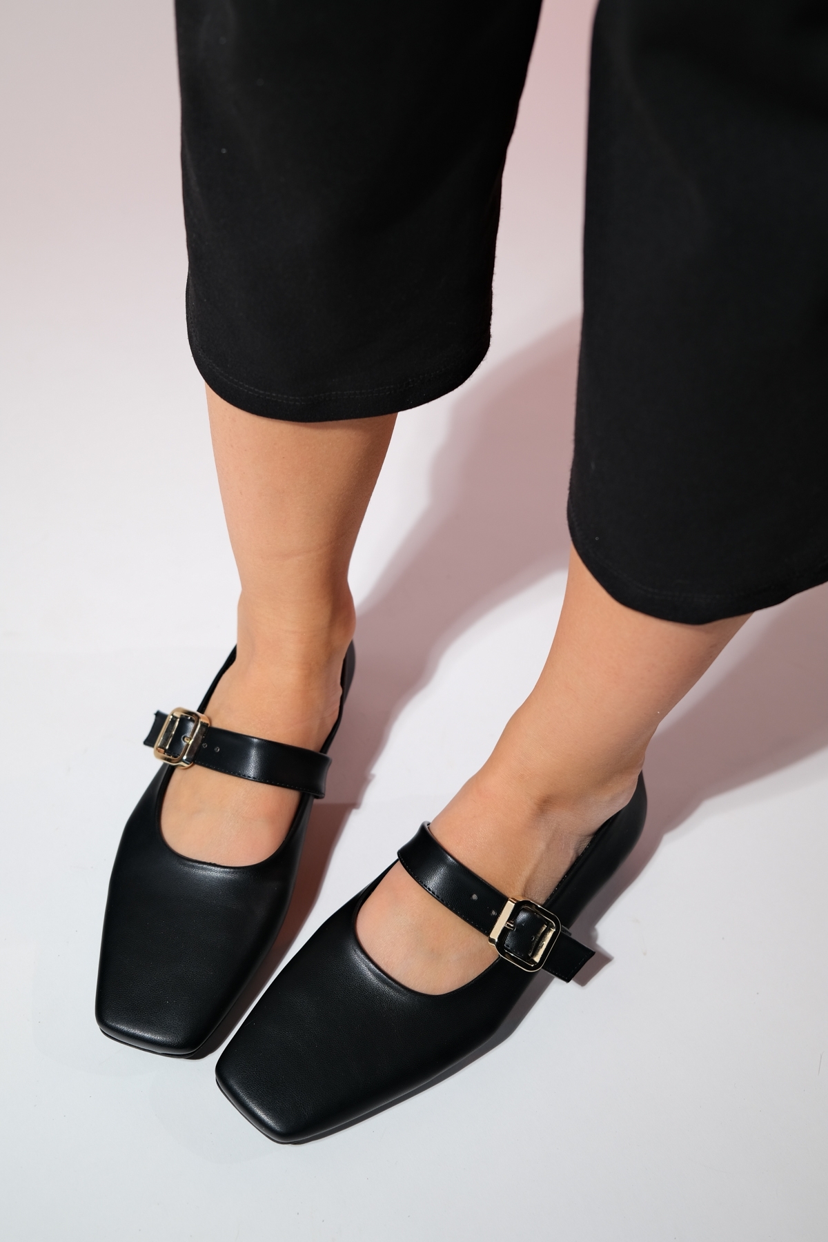 Levně LuviShoes BLUFF Black Skin Flat Toe Women's Flat Shoes