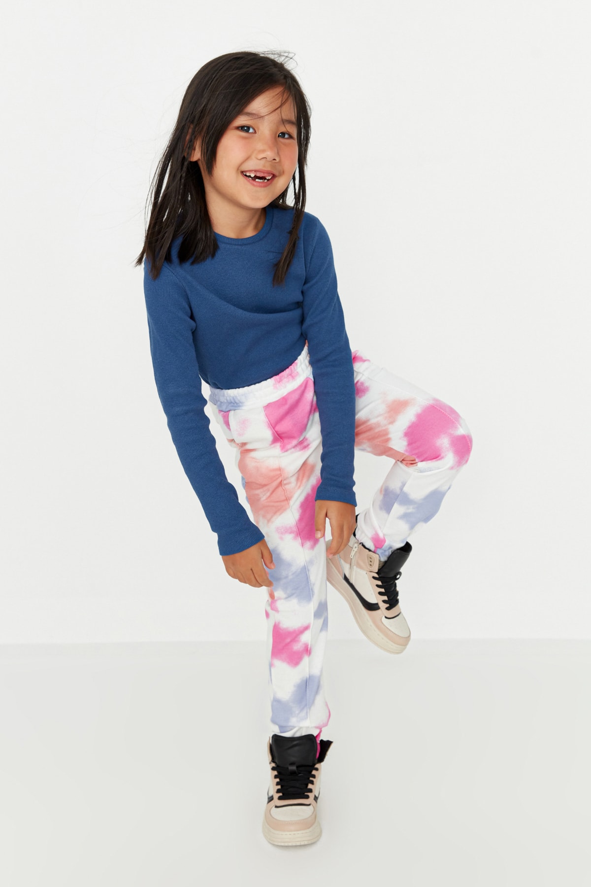 Levně Trendyol Pink Tie-Dyeing Girls Knitted Thin Sweatpants