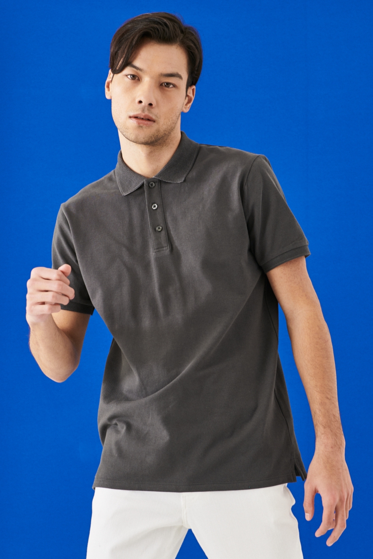 Levně ALTINYILDIZ CLASSICS Pánské tričko s rolovacím límcem ze 100% bavlny Slim Fit Slim Fit s rolákem a krátkým rukávem.