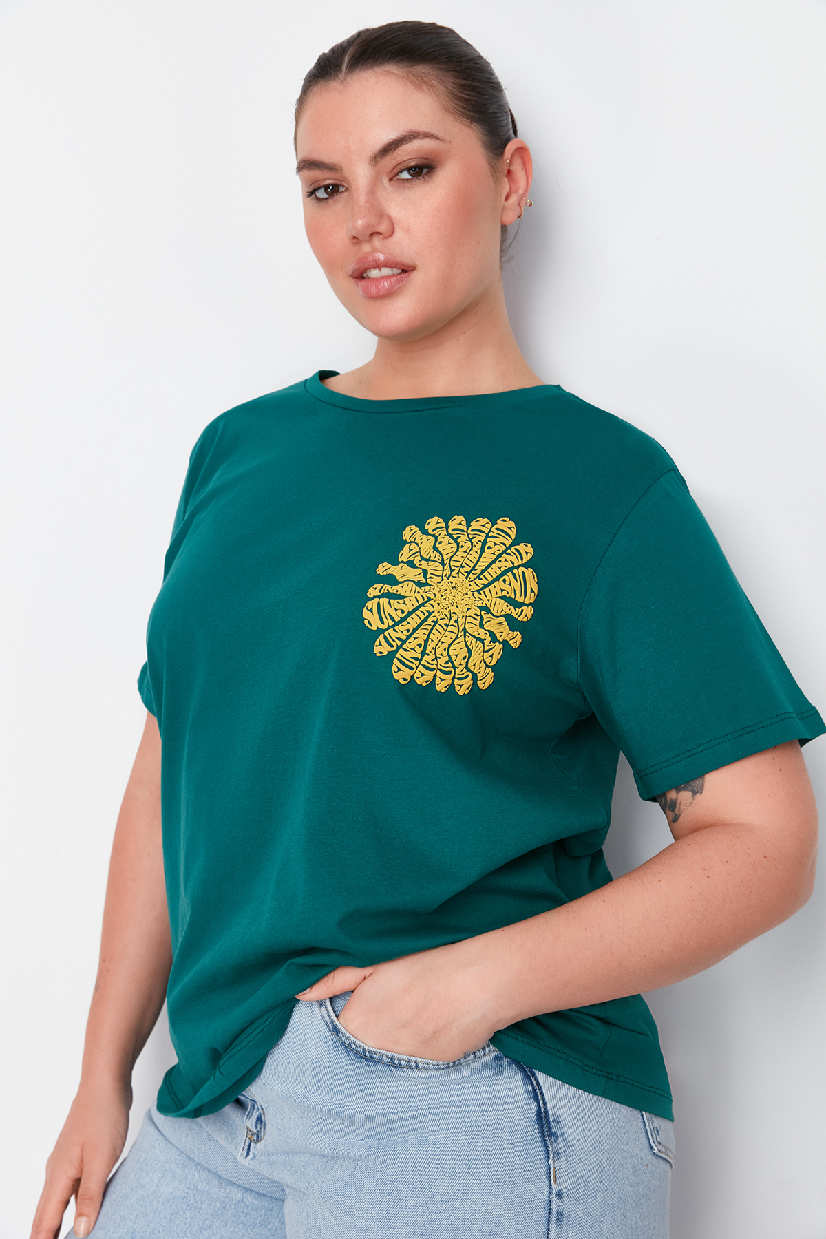 Levně Trendyol Curve Green Printed Boyfriend Knitted T-shirt