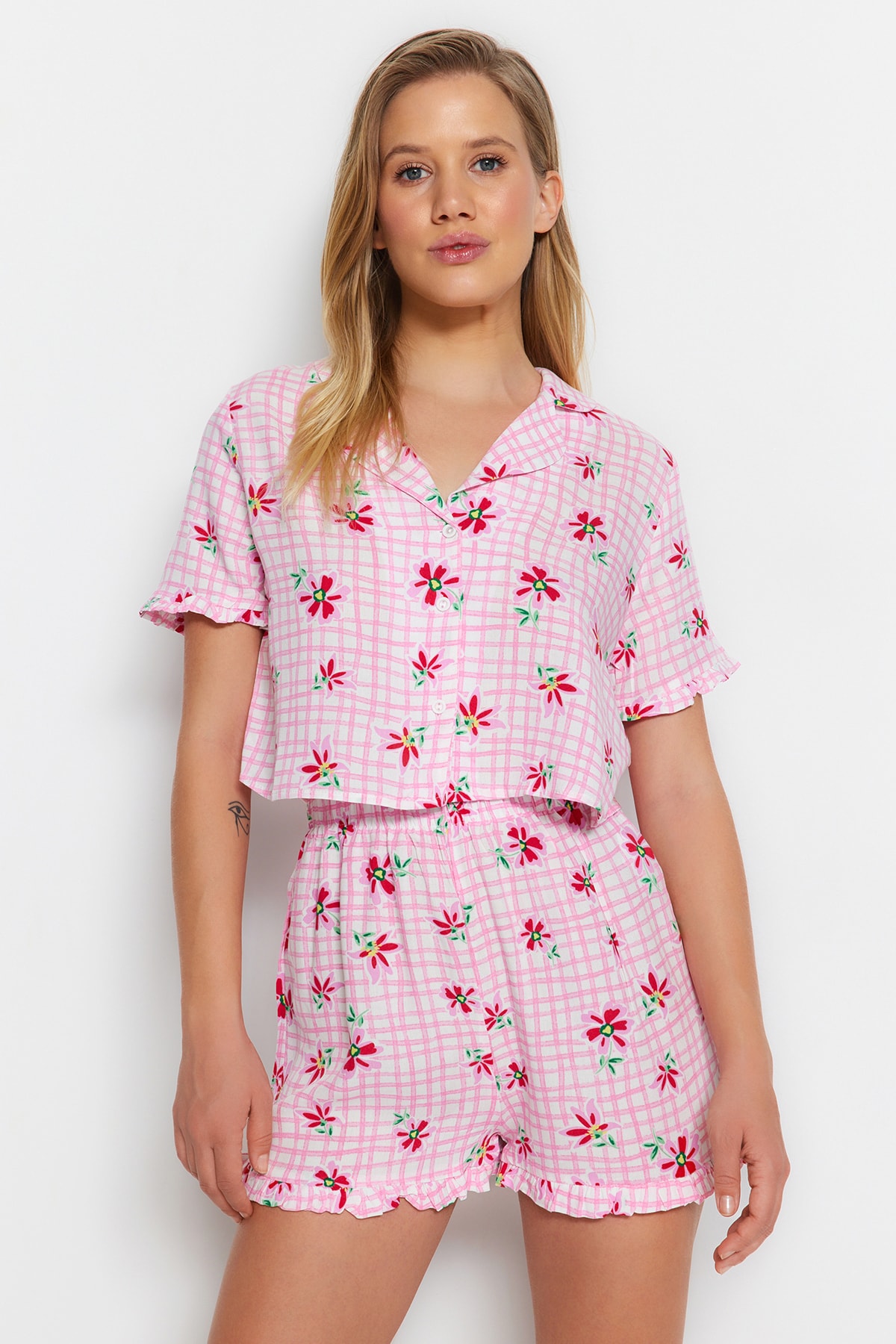 Trendyol Pink Floral Patterned Viscose Shirt-Shorts Woven Pajama Set