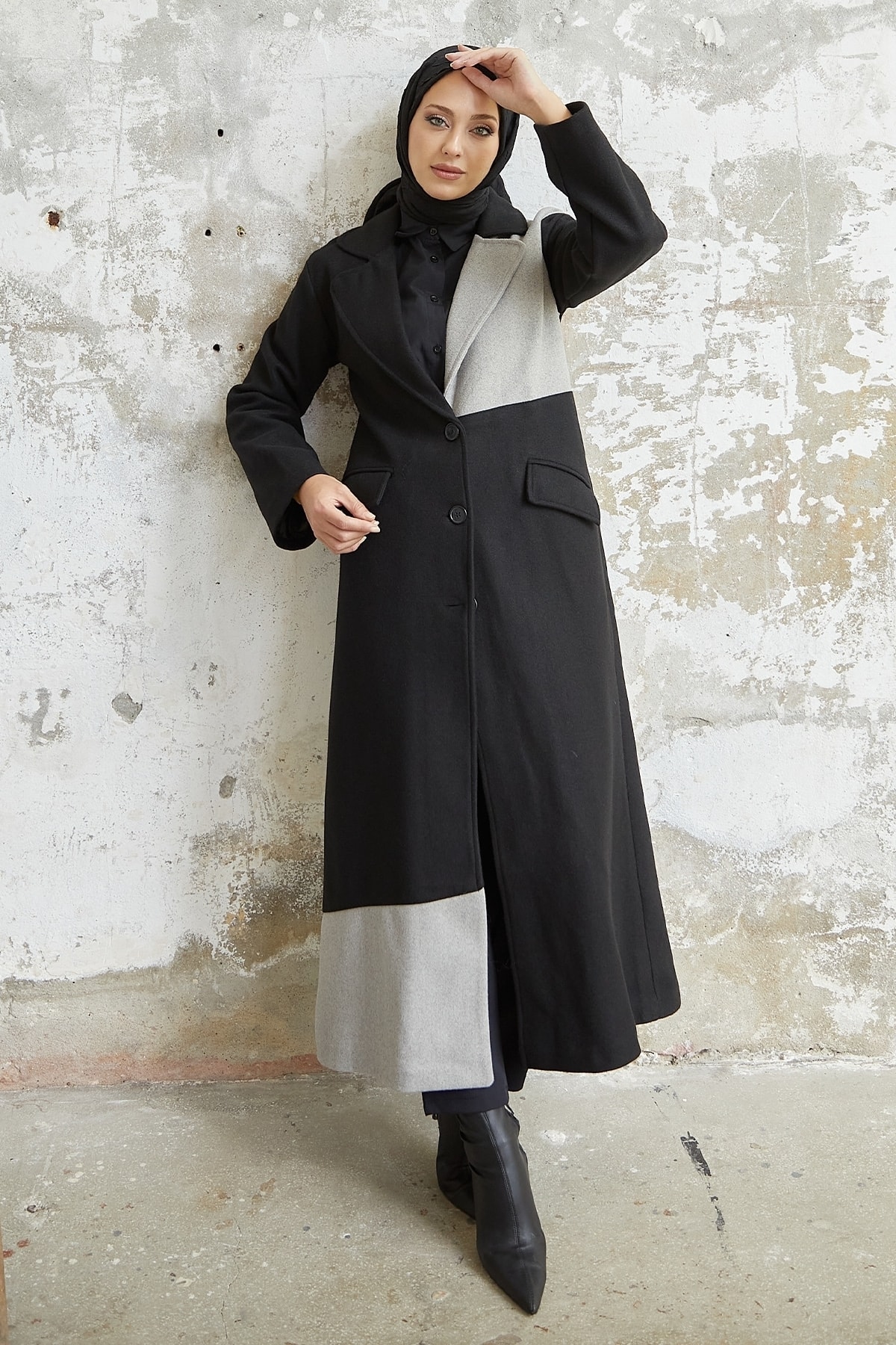 InStyle Ferisa Double Color Lined Stamp Coat - Black \ Gray