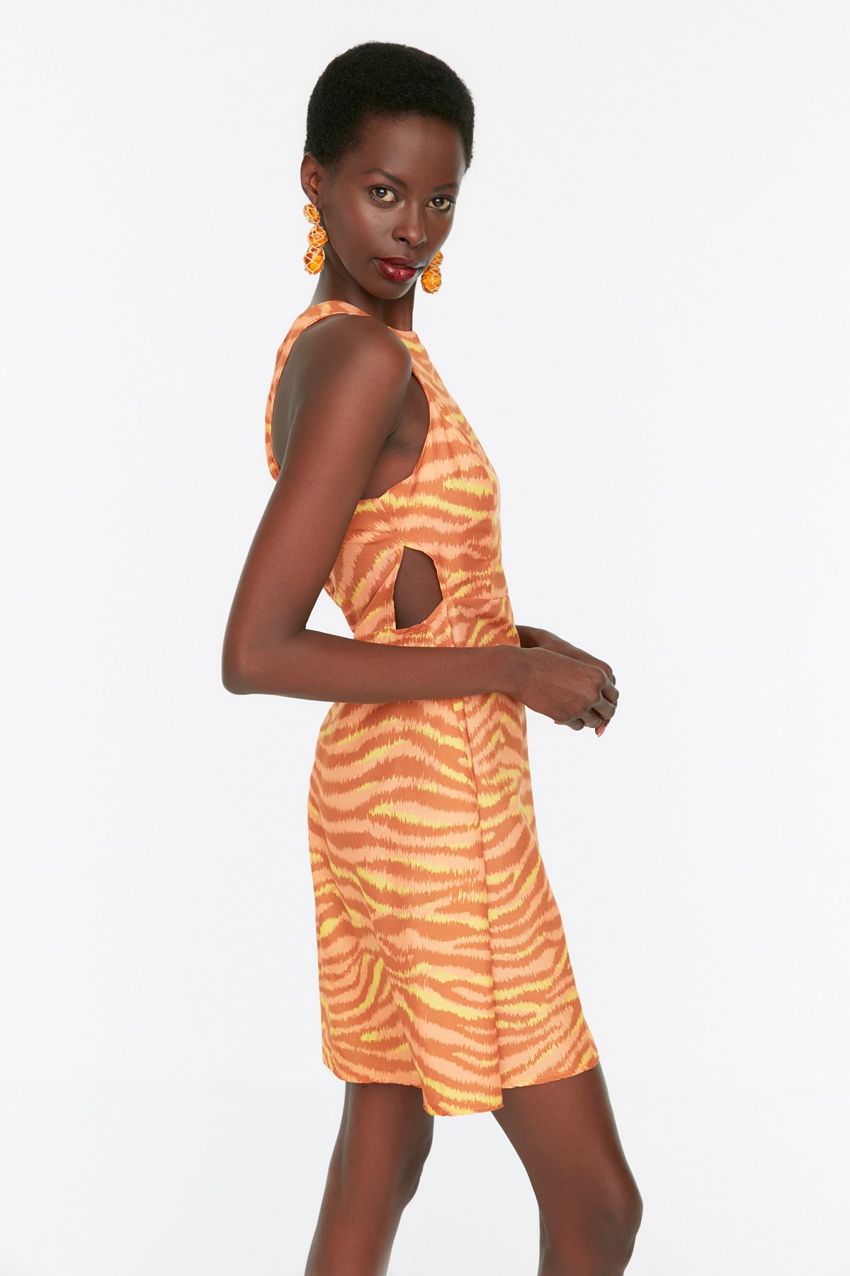 Levně Trendyol Orange Vystřihnuté detailní tkané šaty